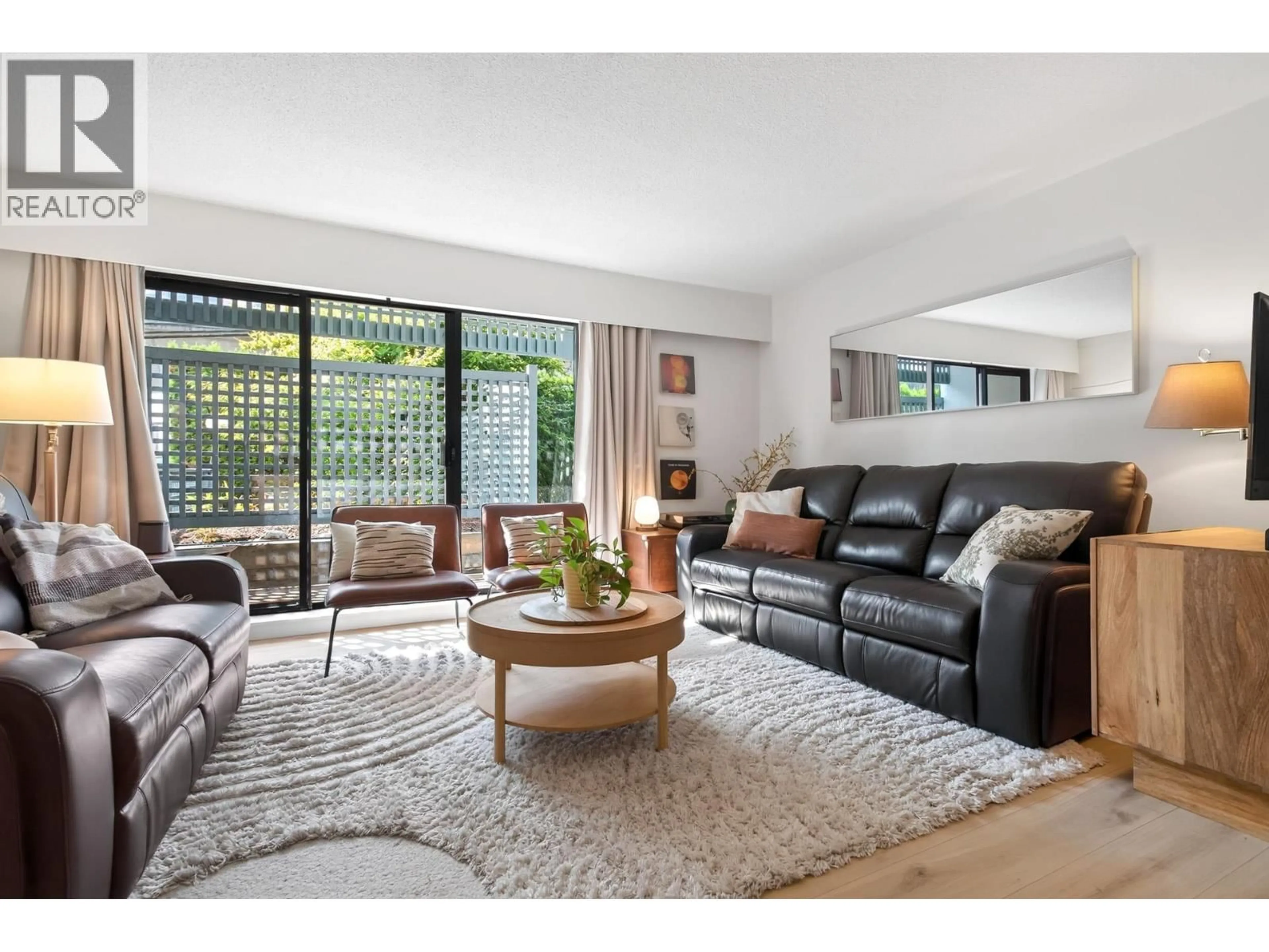 Living room with furniture, unknown for 101 - 601 NORTH ROAD, Coquitlam British Columbia V3J1P1