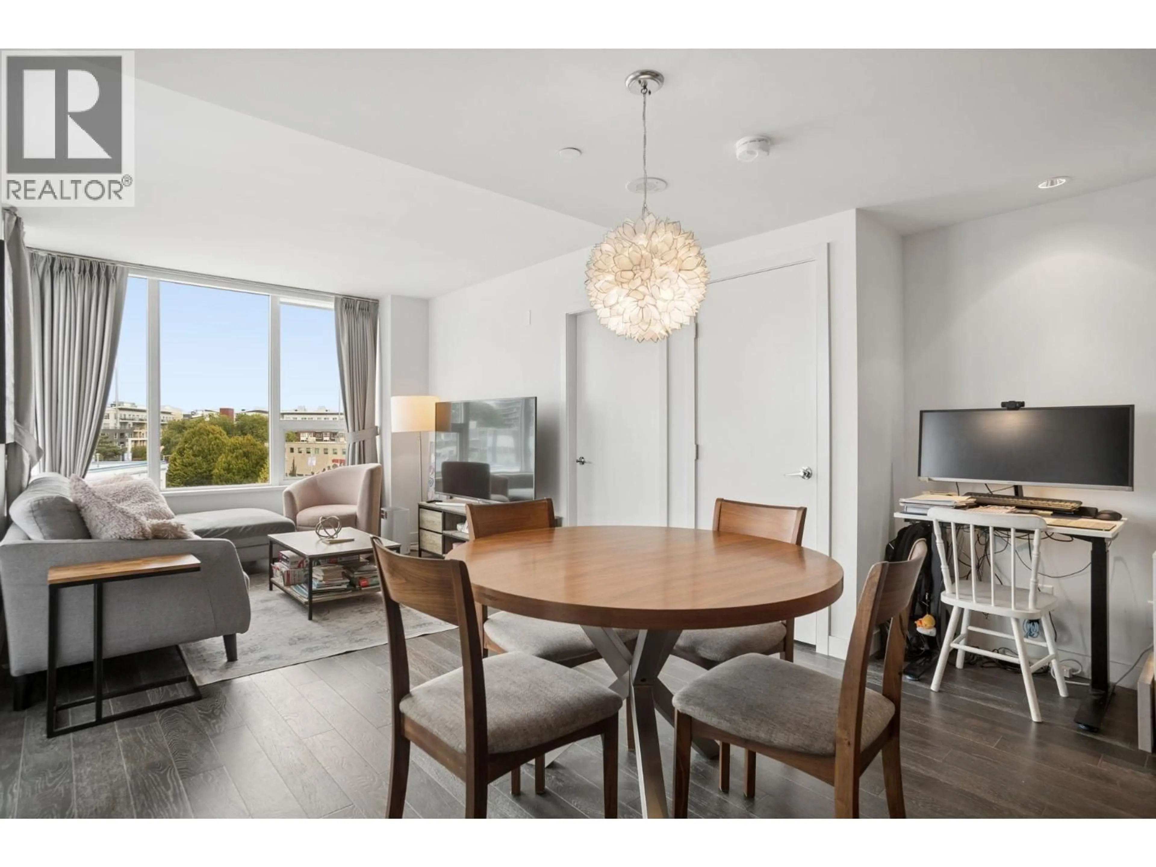 A pic of a room for 608 - 7488 LANSDOWNE ROAD, Richmond British Columbia V7C0B9