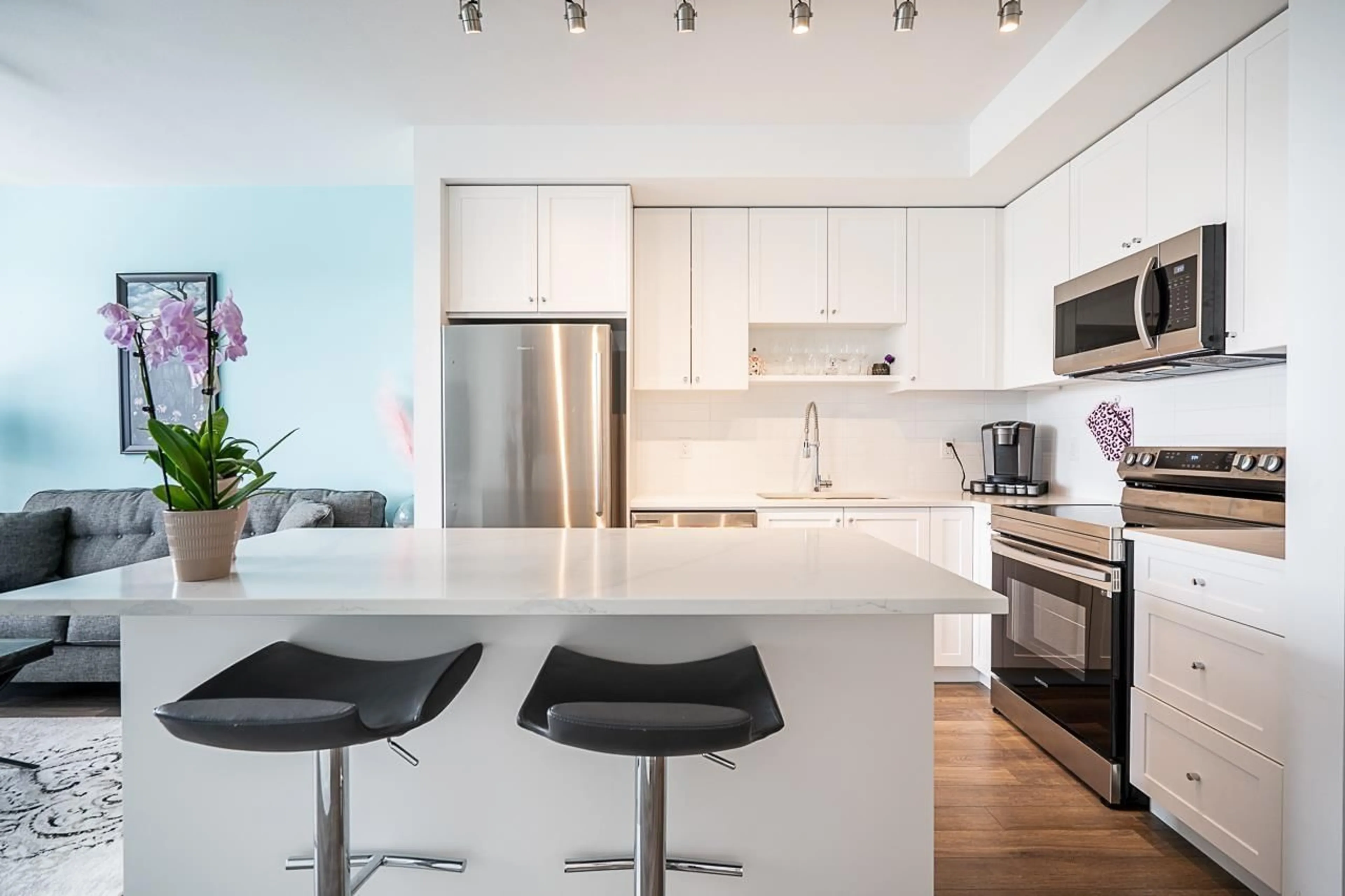 Contemporary kitchen, unknown for 414 - 13623 81A AVENUE, Surrey British Columbia V3W3E2