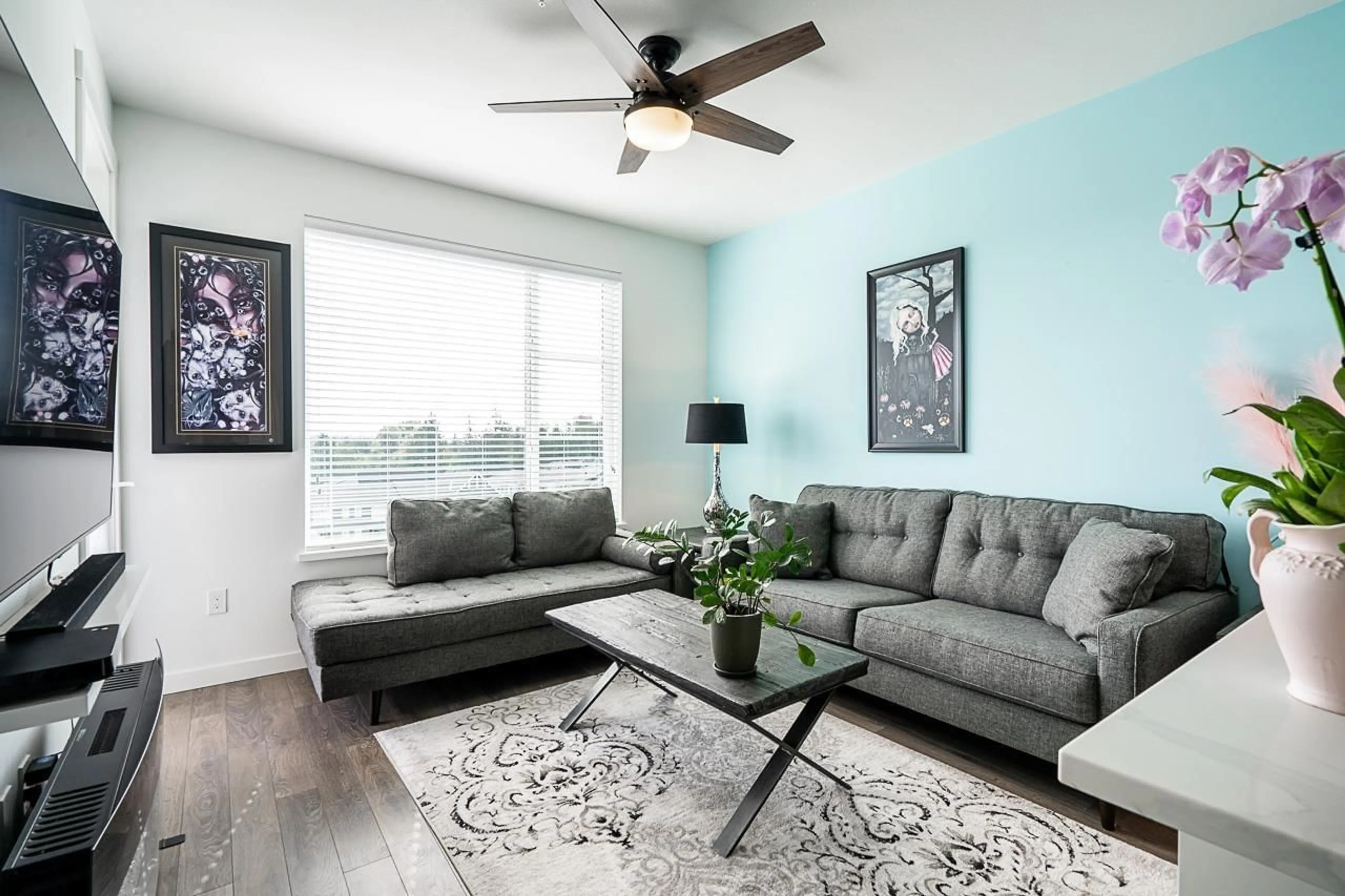 Living room with furniture, unknown for 414 - 13623 81A AVENUE, Surrey British Columbia V3W3E2