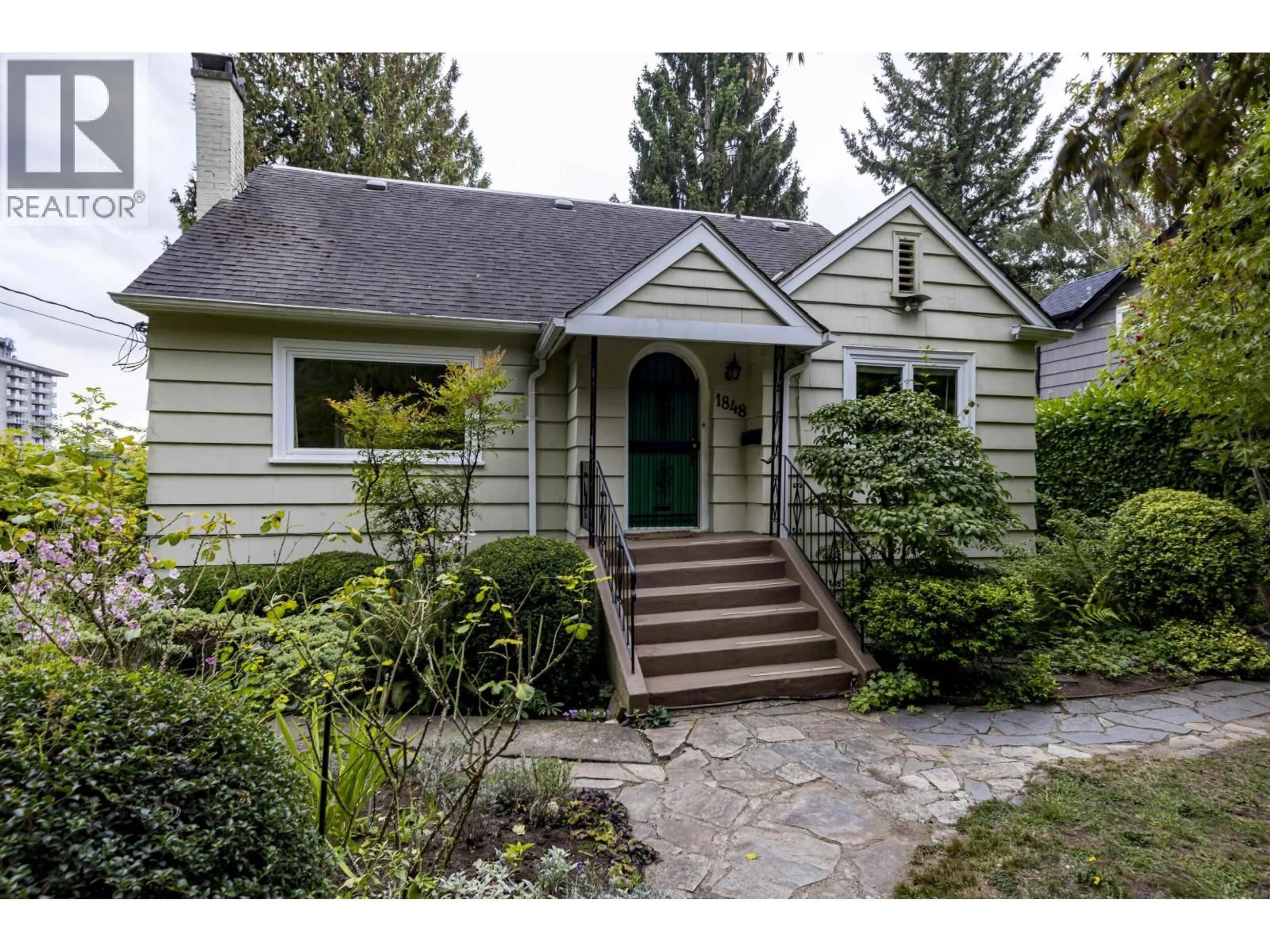 Home with vinyl exterior material, street for 1848 DUCHESS AVENUE, West Vancouver British Columbia V7V1R1