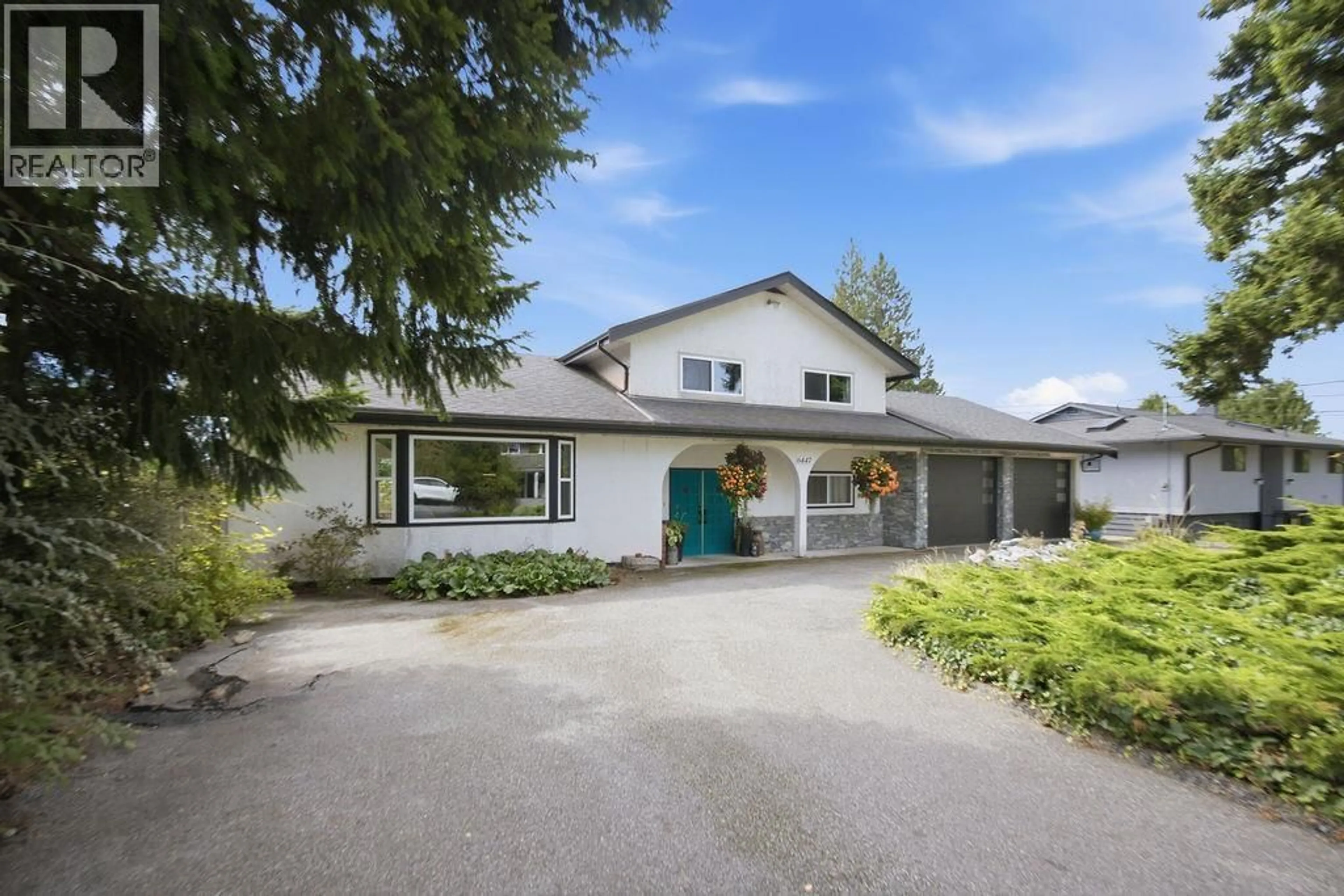 A pic from outside/outdoor area/front of a property/back of a property/a pic from drone, street for 6447 SAMRON ROAD, Sechelt British Columbia V7Z0M8
