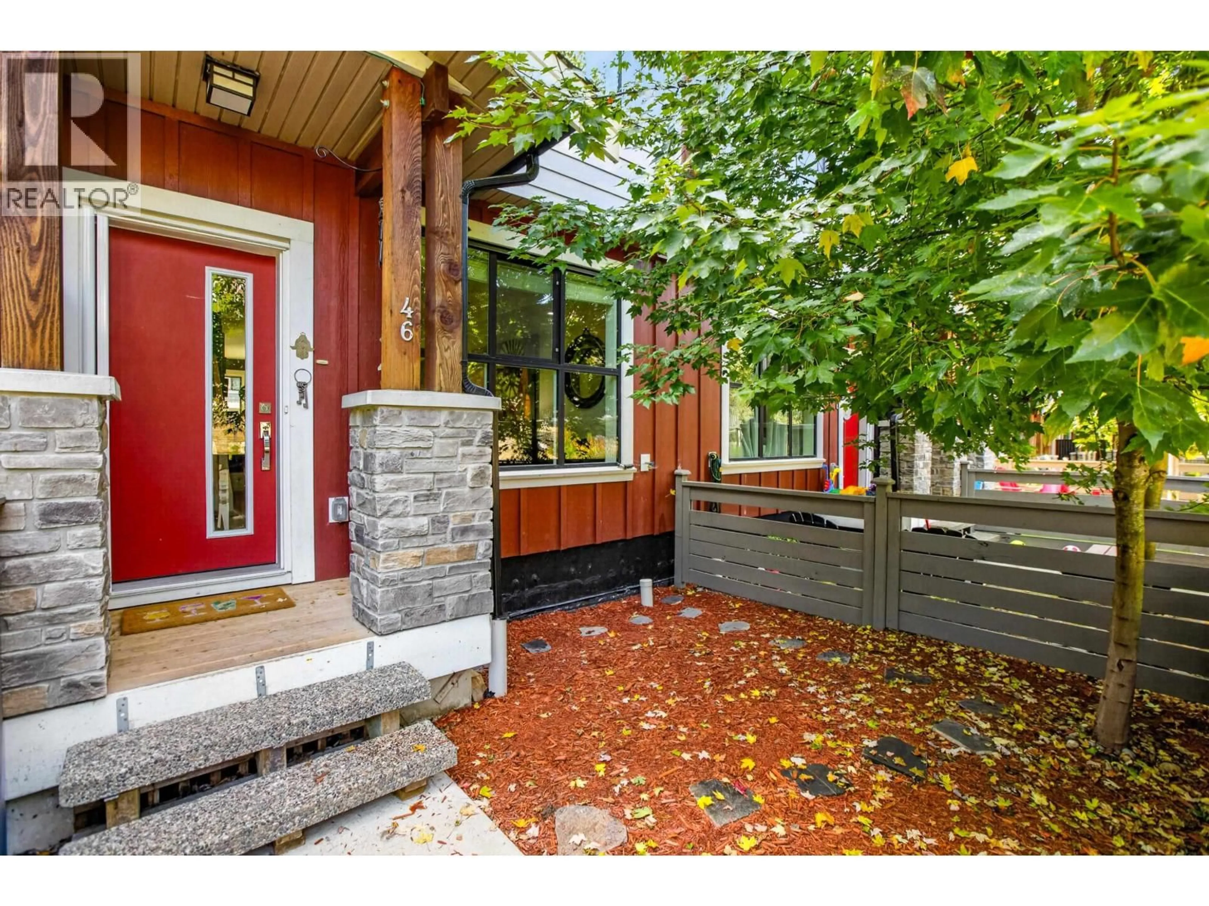 Indoor entryway for 46 - 13260 236 STREET, Maple Ridge British Columbia V4R0G6