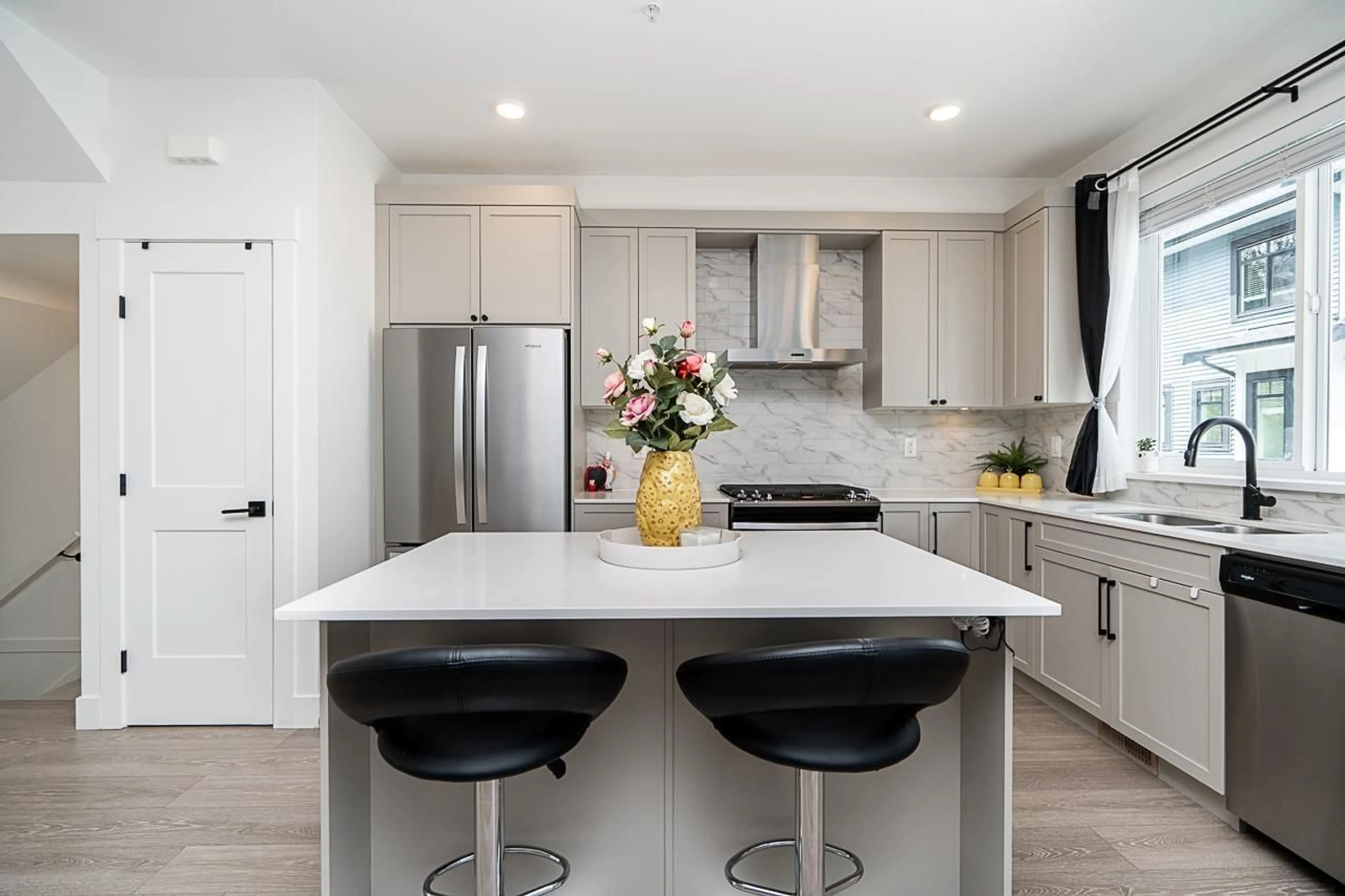 Open concept kitchen, unknown for 21 - 6897 201 STREET, Langley British Columbia V2Y0Z3