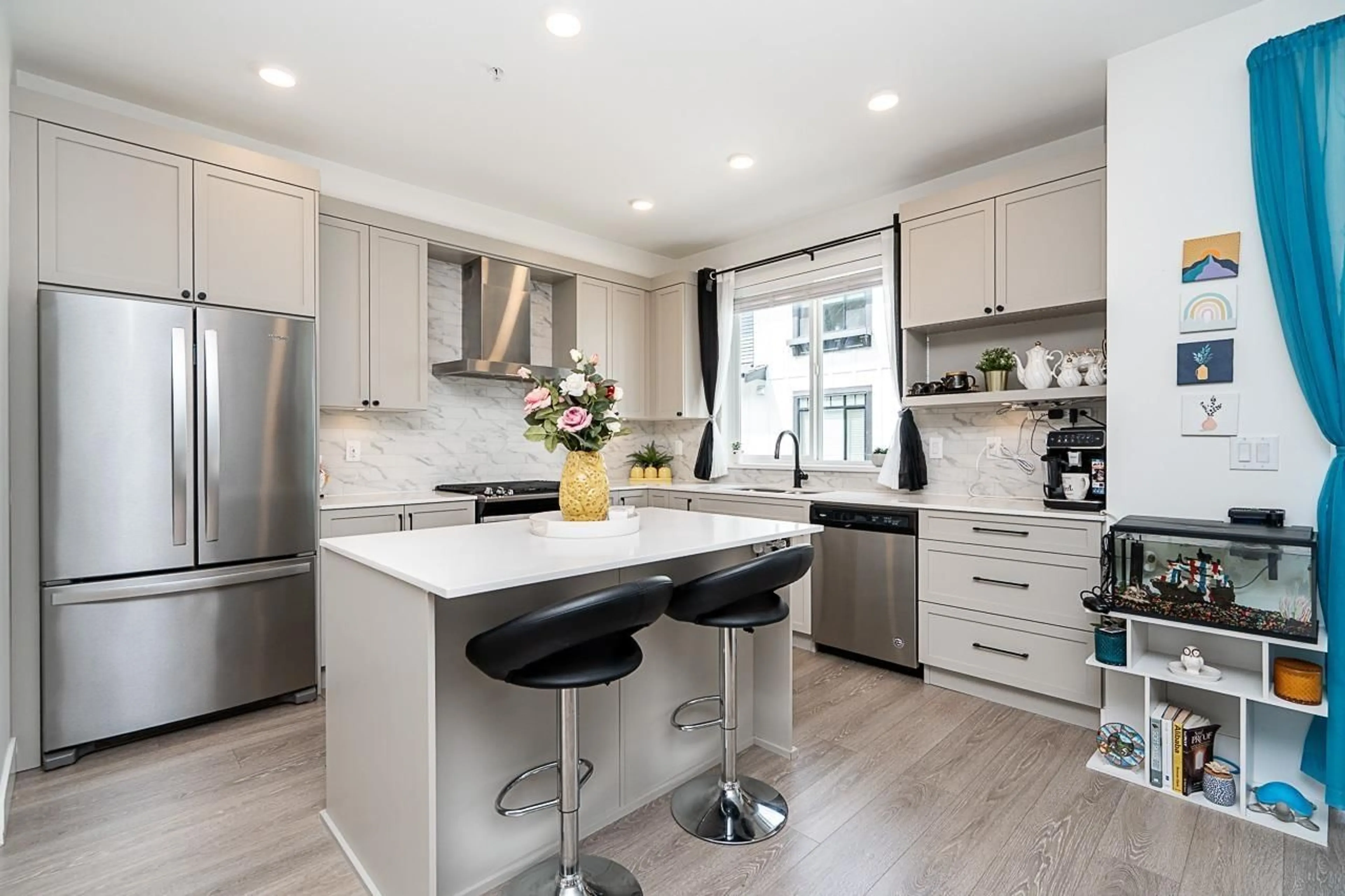 Open concept kitchen, unknown for 21 - 6897 201 STREET, Langley British Columbia V2Y0Z3