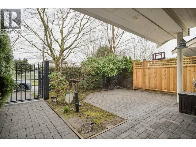 7561 MANITOBA STREET, Vancouver 3