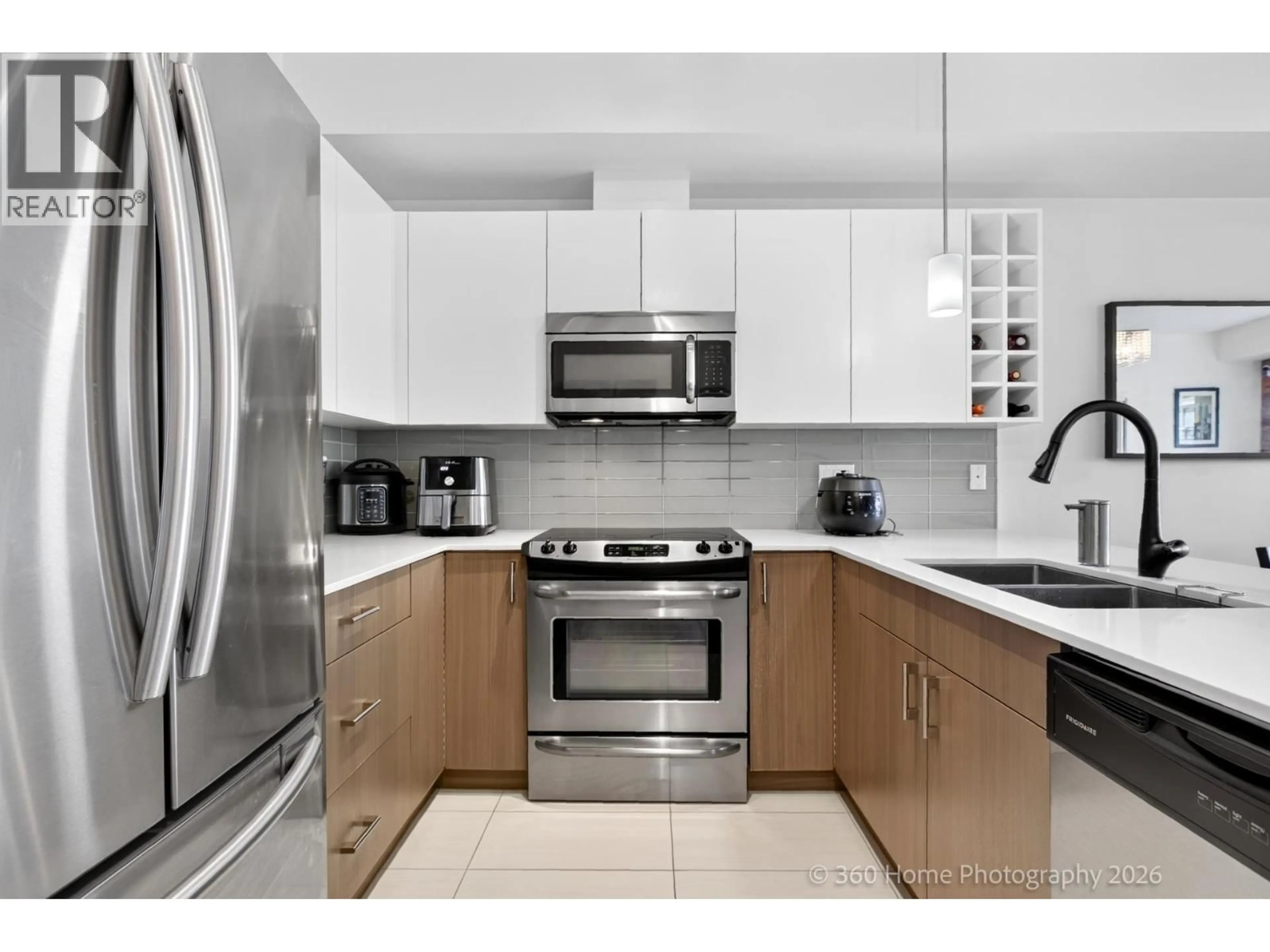 Standard kitchen, ceramic/tile floor for 202 - 5288 GRIMMER STREET, Burnaby British Columbia V5H0C5