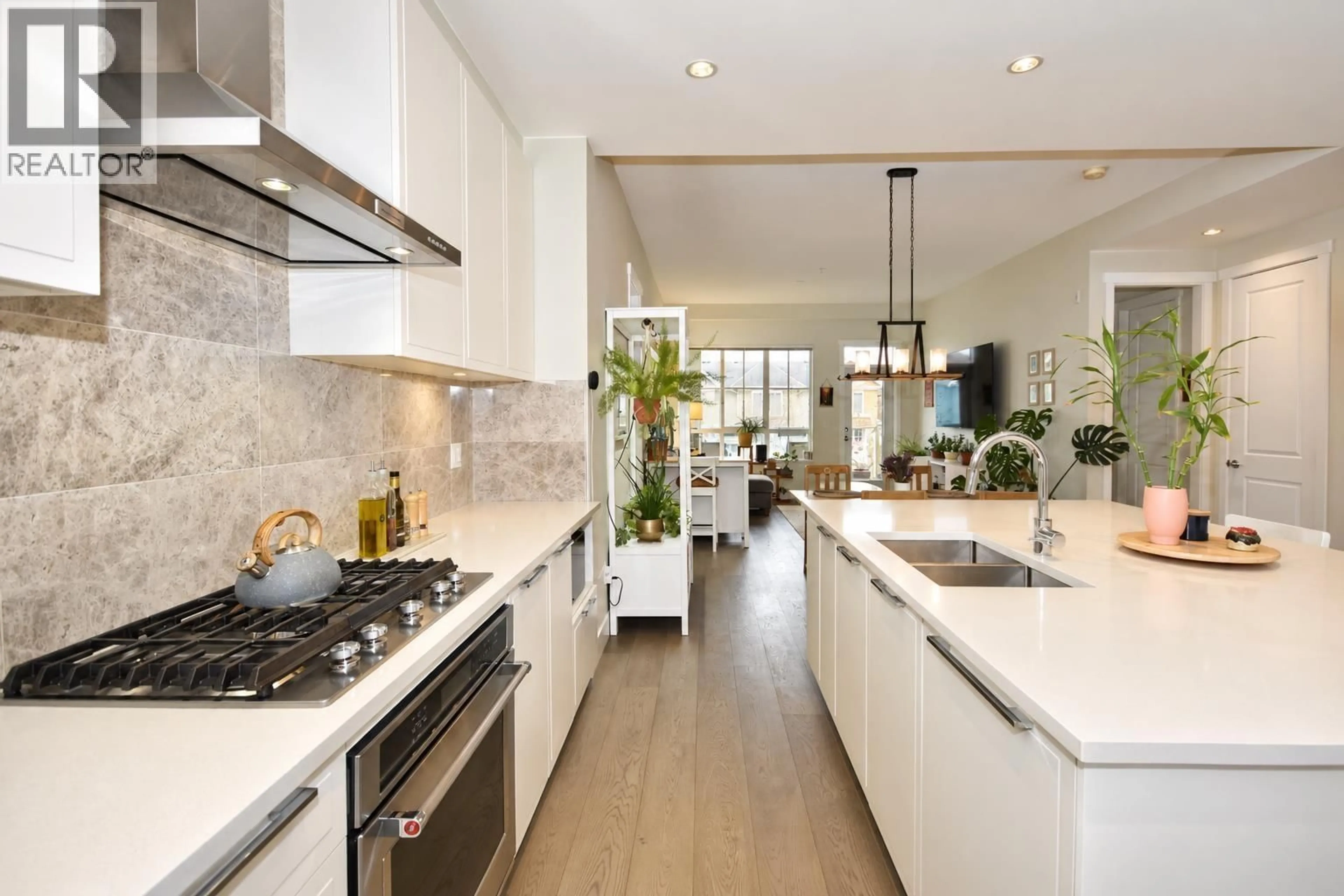 Contemporary kitchen, ceramic/tile floor for 229 - 5535 ADMIRAL WAY, Delta British Columbia V4K0E3