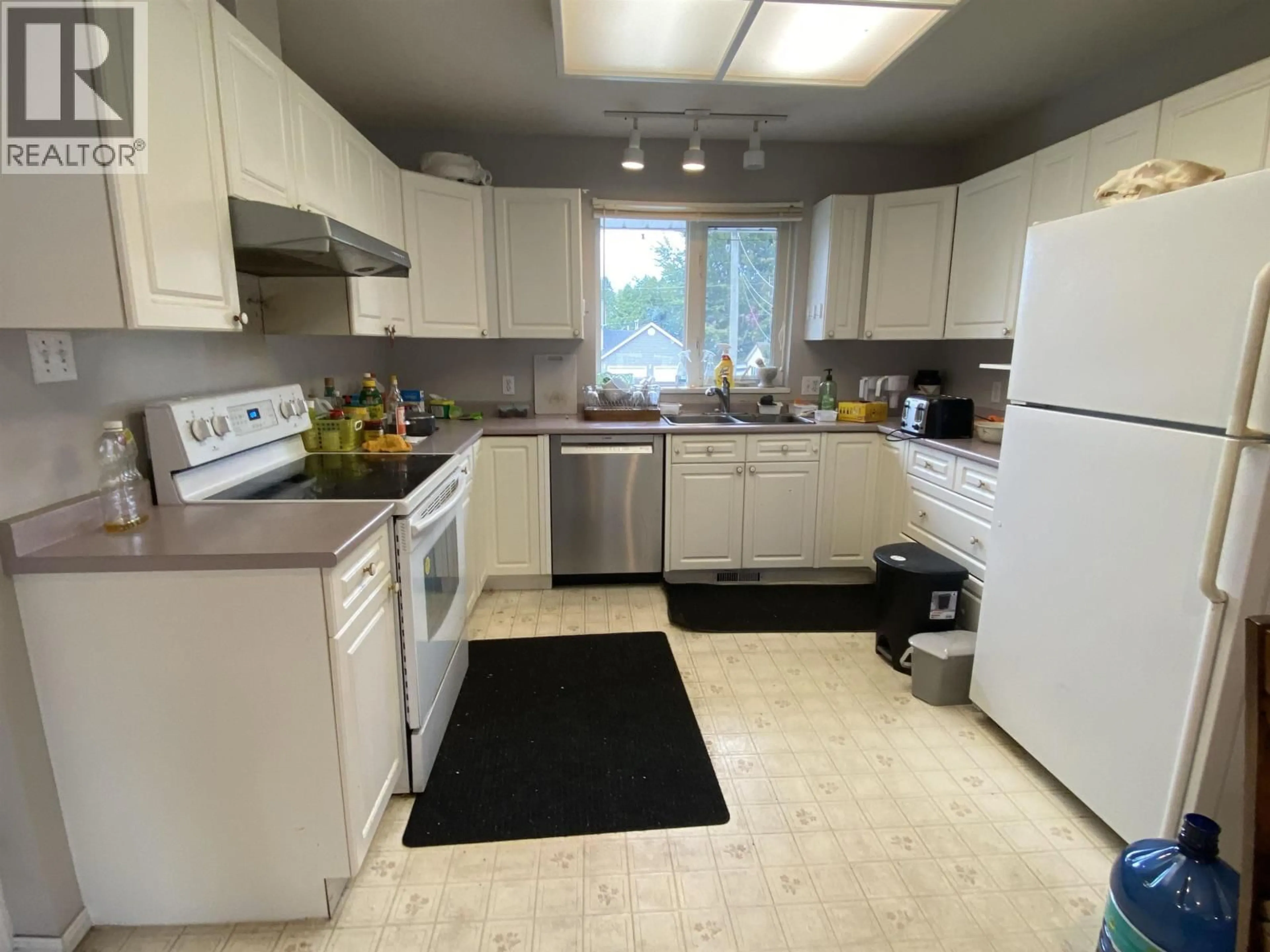 Standard kitchen, unknown for 4839 MILLS AVENUE, Terrace British Columbia V8G1C3