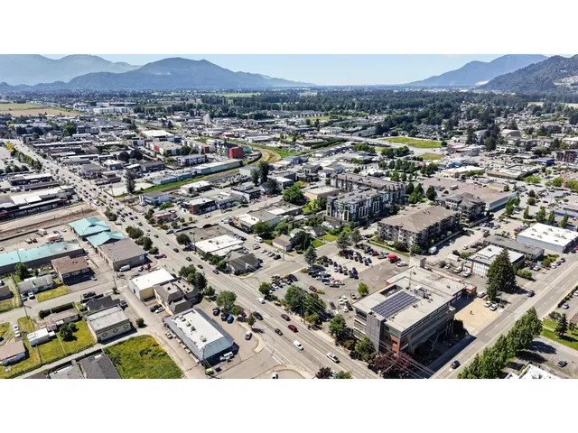 45948 CHESTERFIELD AVENUE, Chilliwack 4