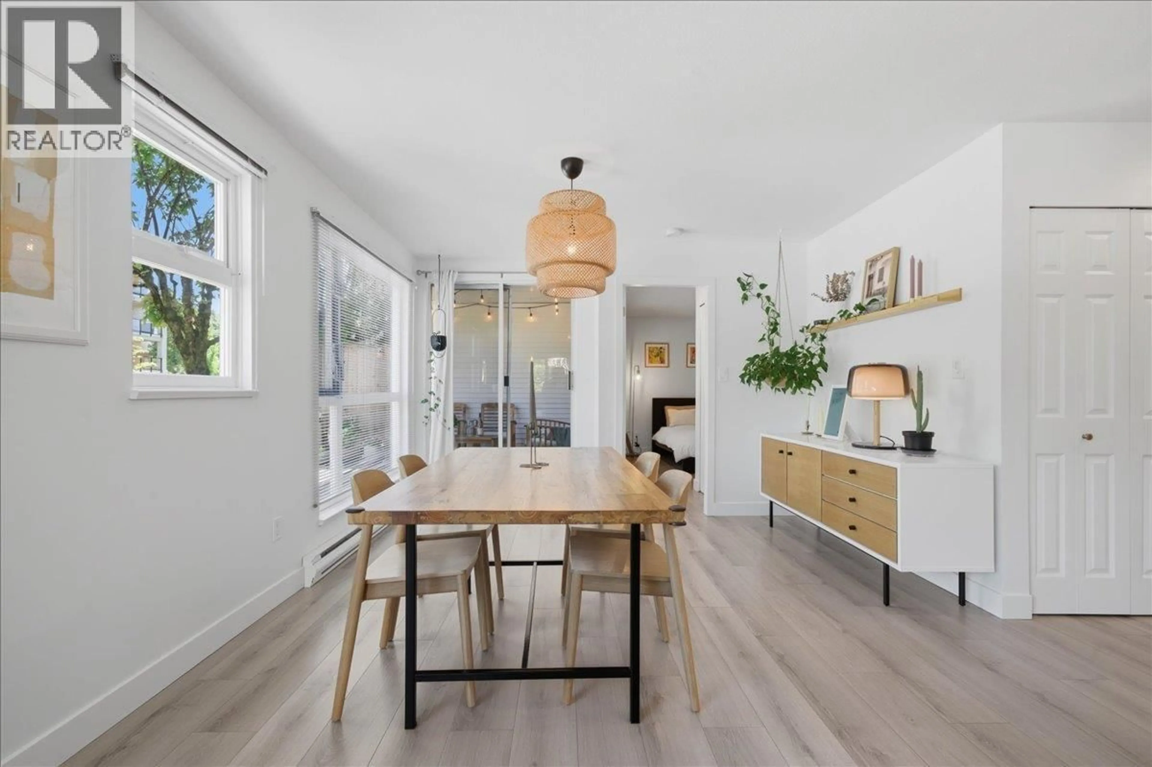 Dining room, wood/laminate floor for 104 - 2339 SHAUGHNESSY STREET, Port Coquitlam British Columbia V3C3E2