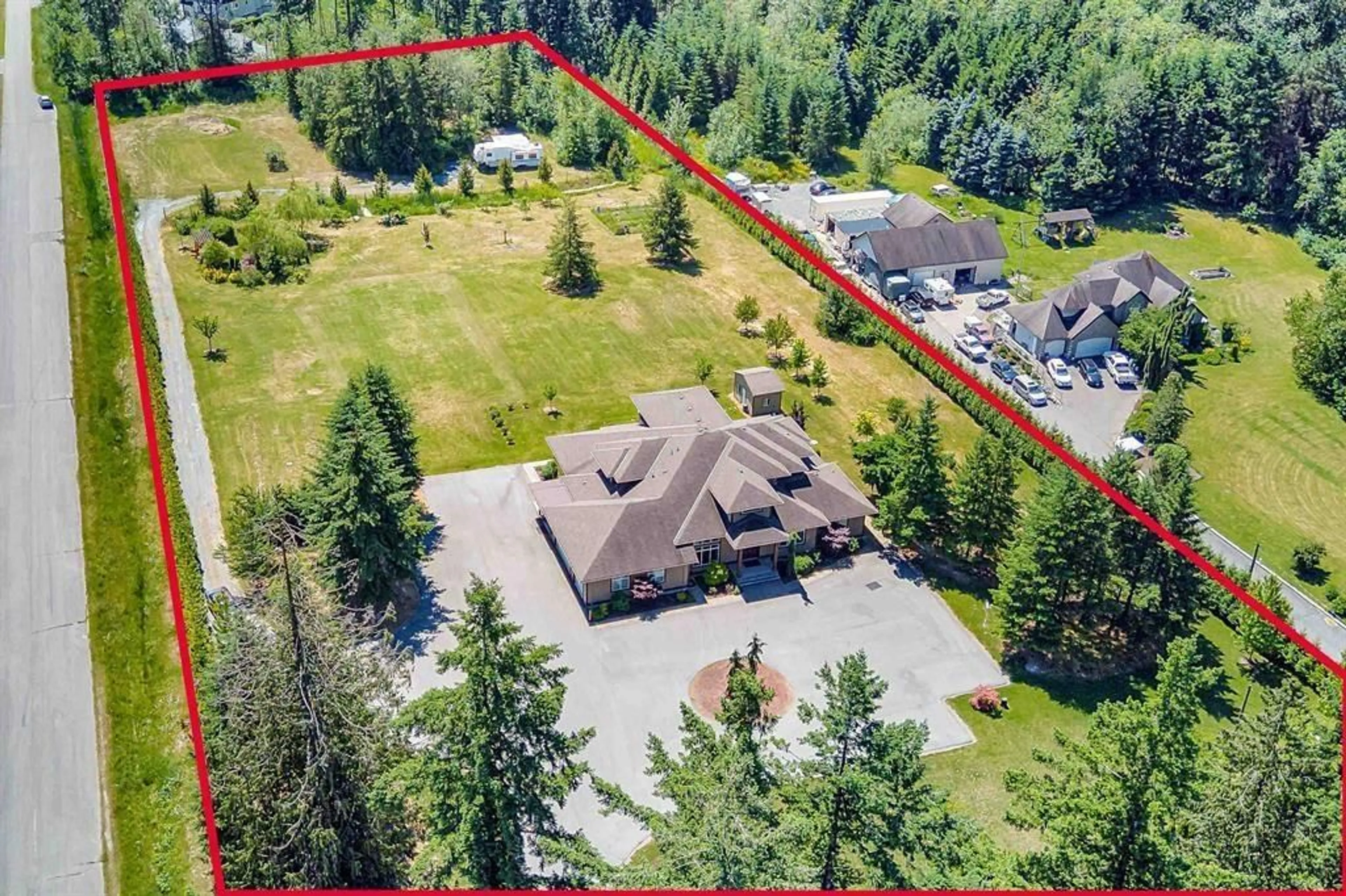 A pic from outside/outdoor area/front of a property/back of a property/a pic from drone, mountain view for 26972 60 AVENUE, Langley British Columbia V4W1V6