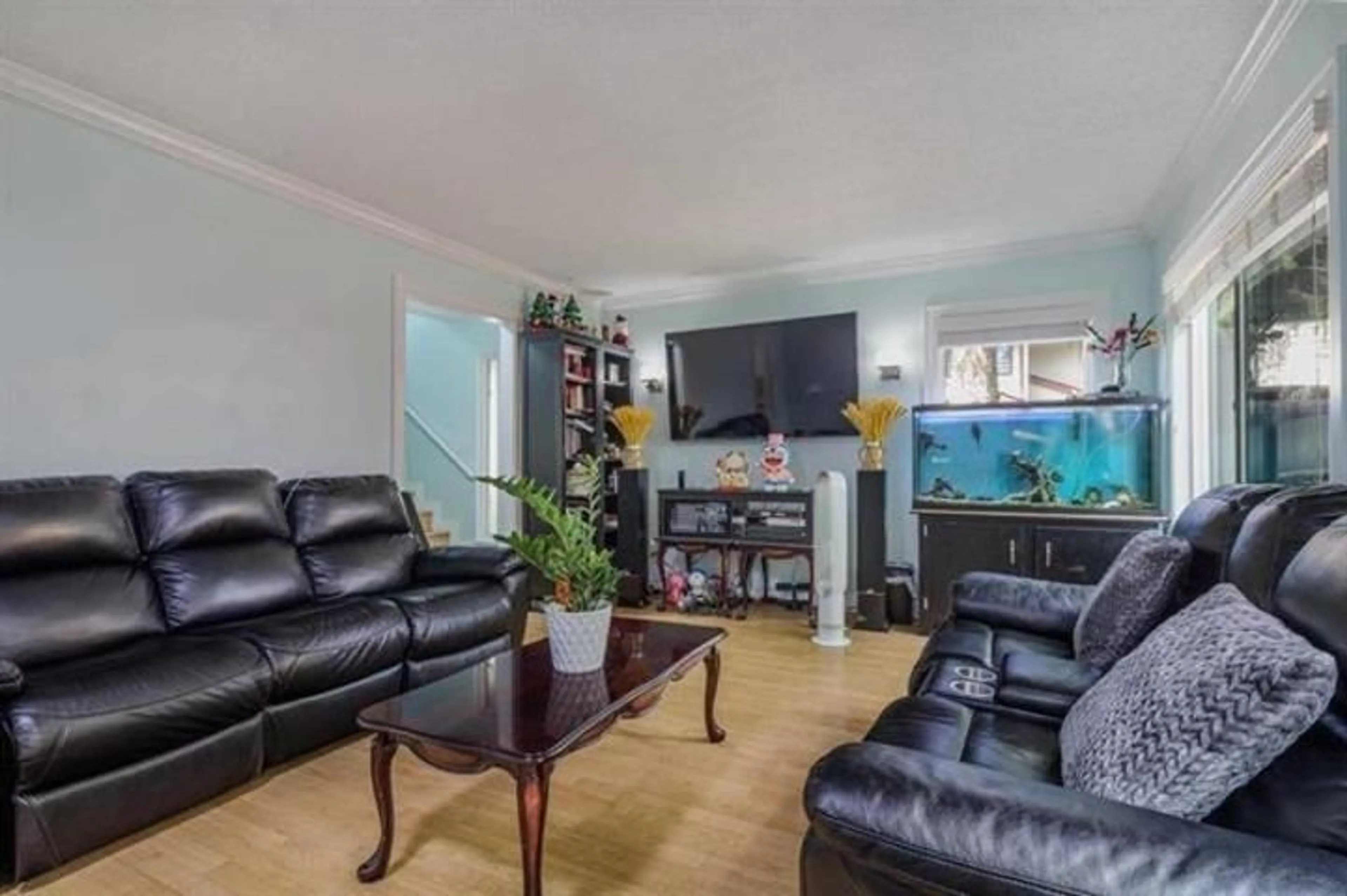 Living room with furniture, unknown for 120 - 13880 74 AVENUE, Surrey British Columbia V3W7E6