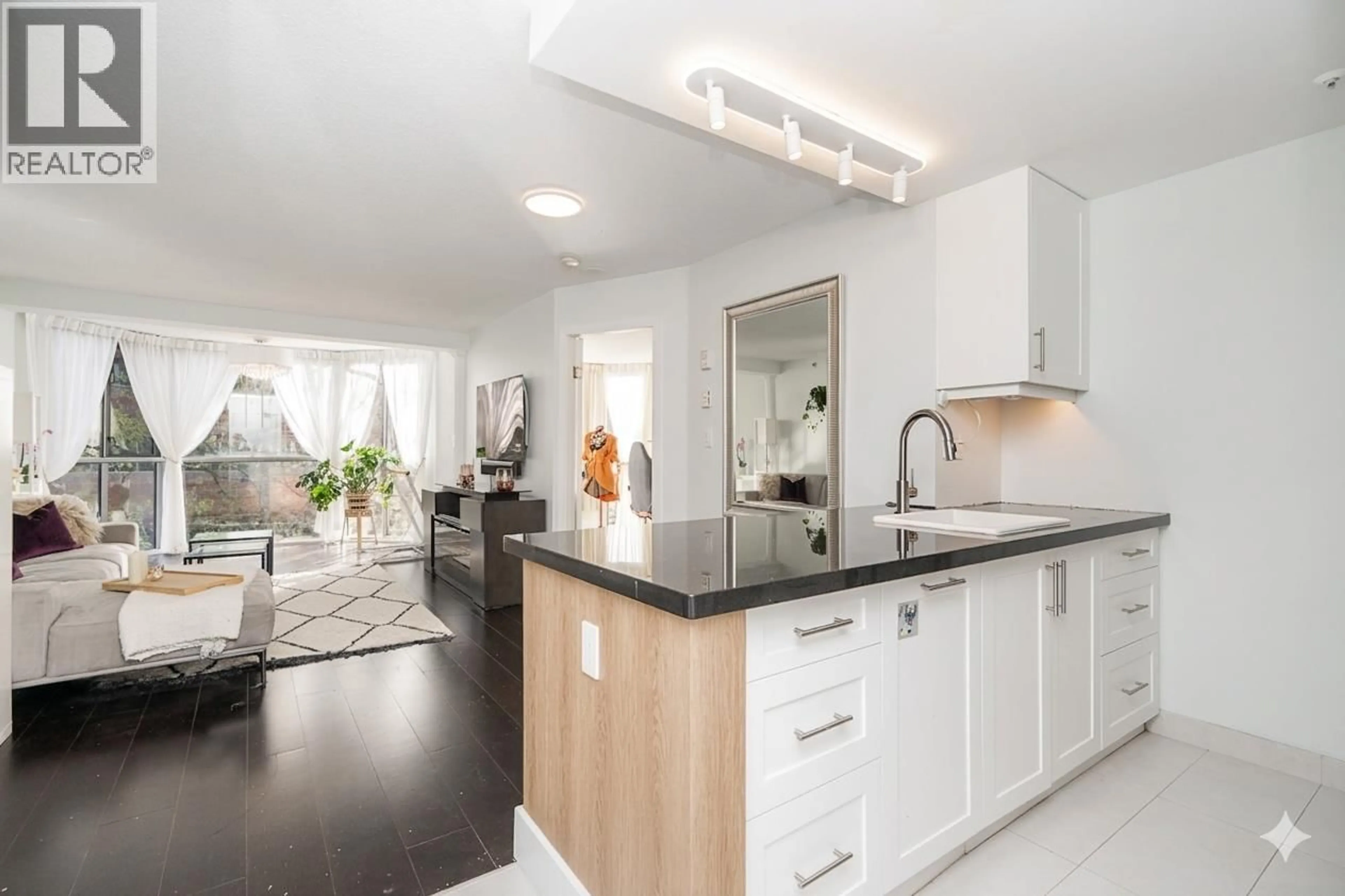 Open concept kitchen, unknown for 403 - 811 HELMCKEN STREET, Vancouver British Columbia V6Z1B1