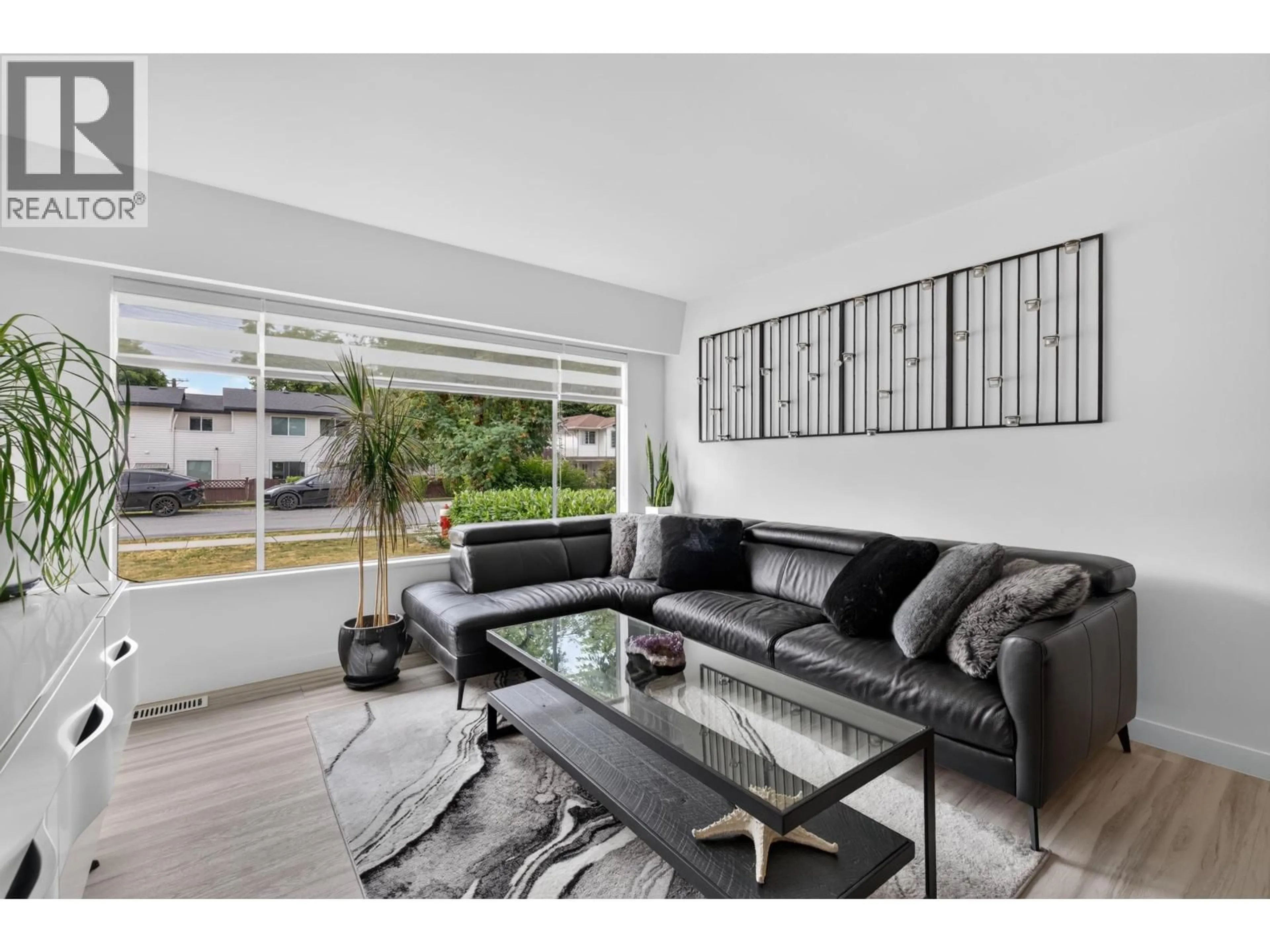 Living room with furniture, unknown for 2141 FRASER AVENUE, Port Coquitlam British Columbia V3B1N7