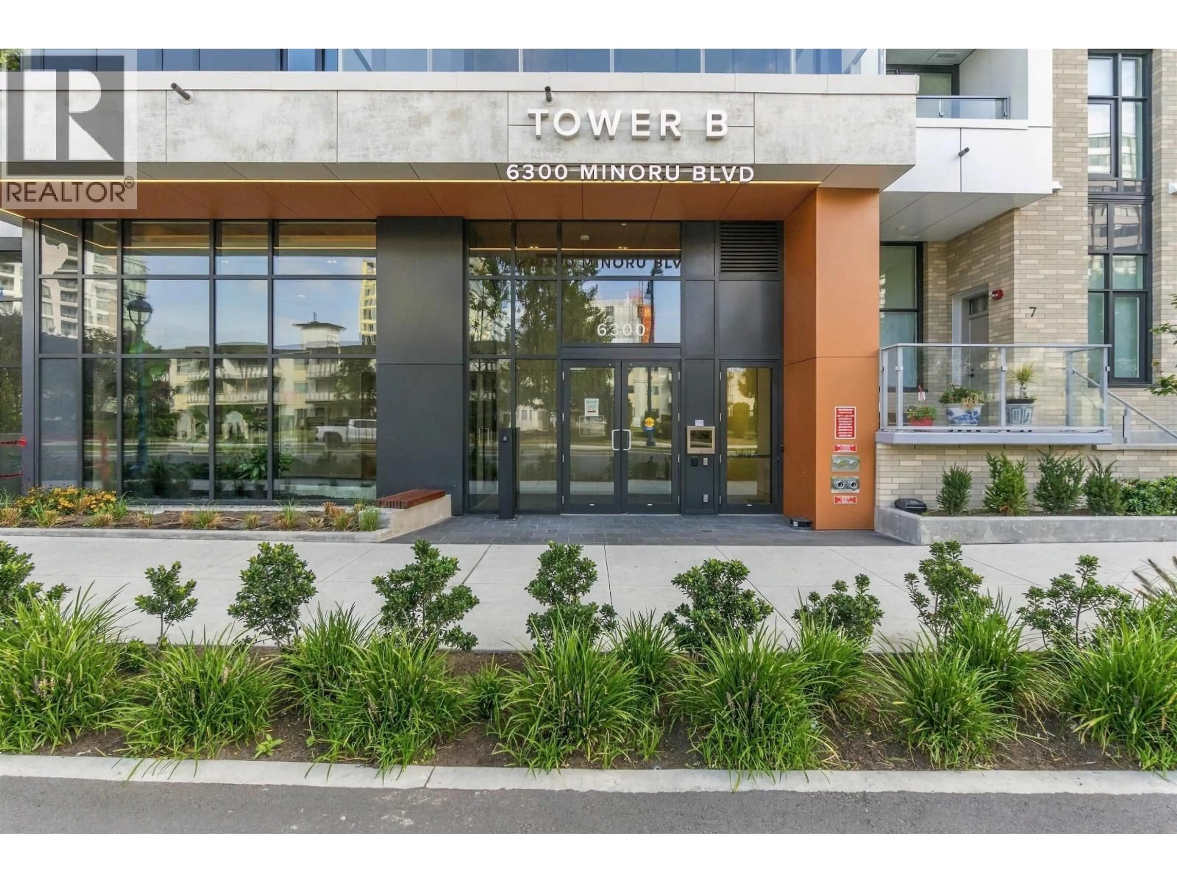 Indoor foyer for 527 - 6300 MINORU BOULEVARD, Richmond British Columbia V6Y0N1