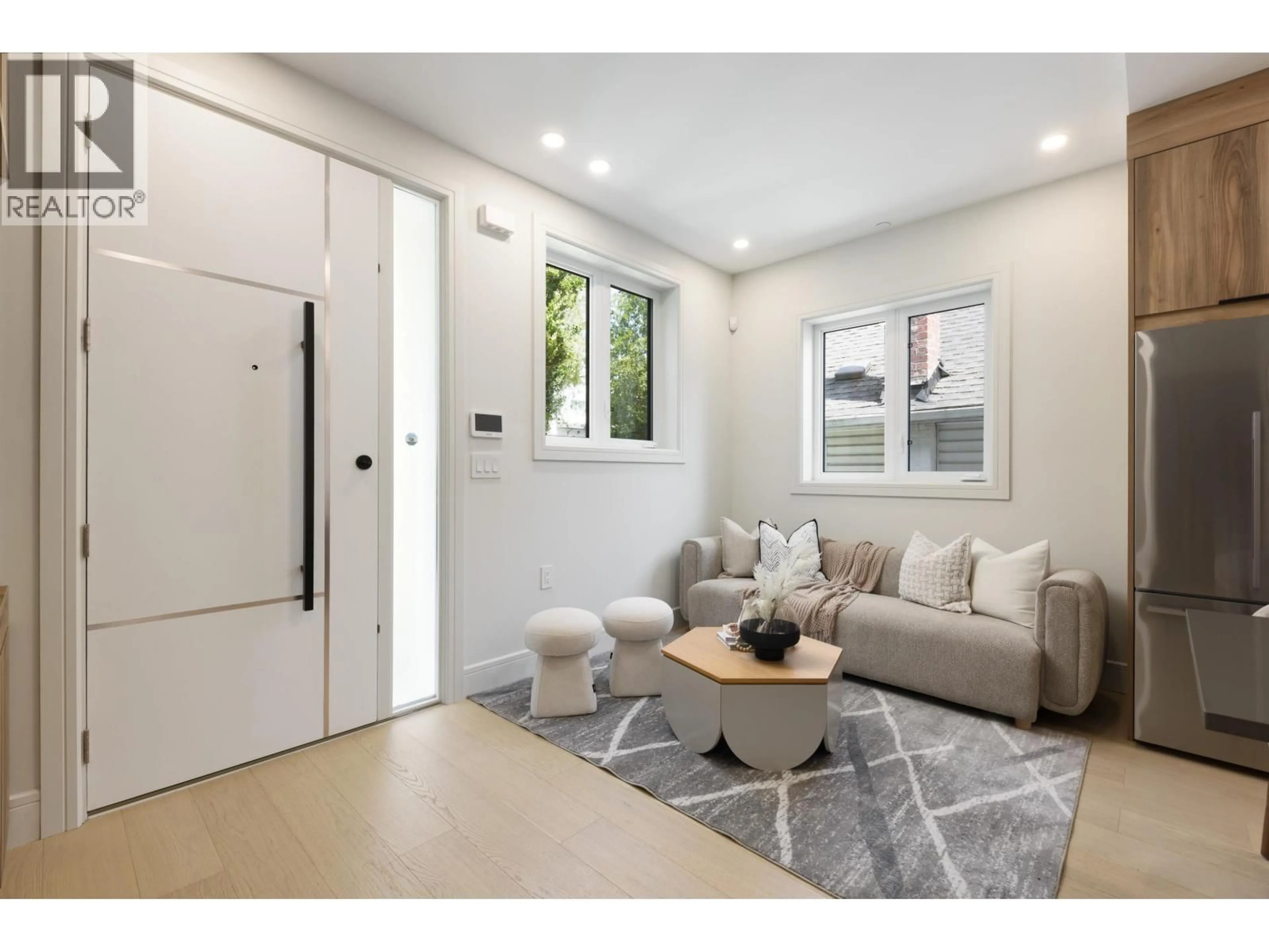 Unknown for 2066 1ST AVENUE, Vancouver British Columbia V5N1B5