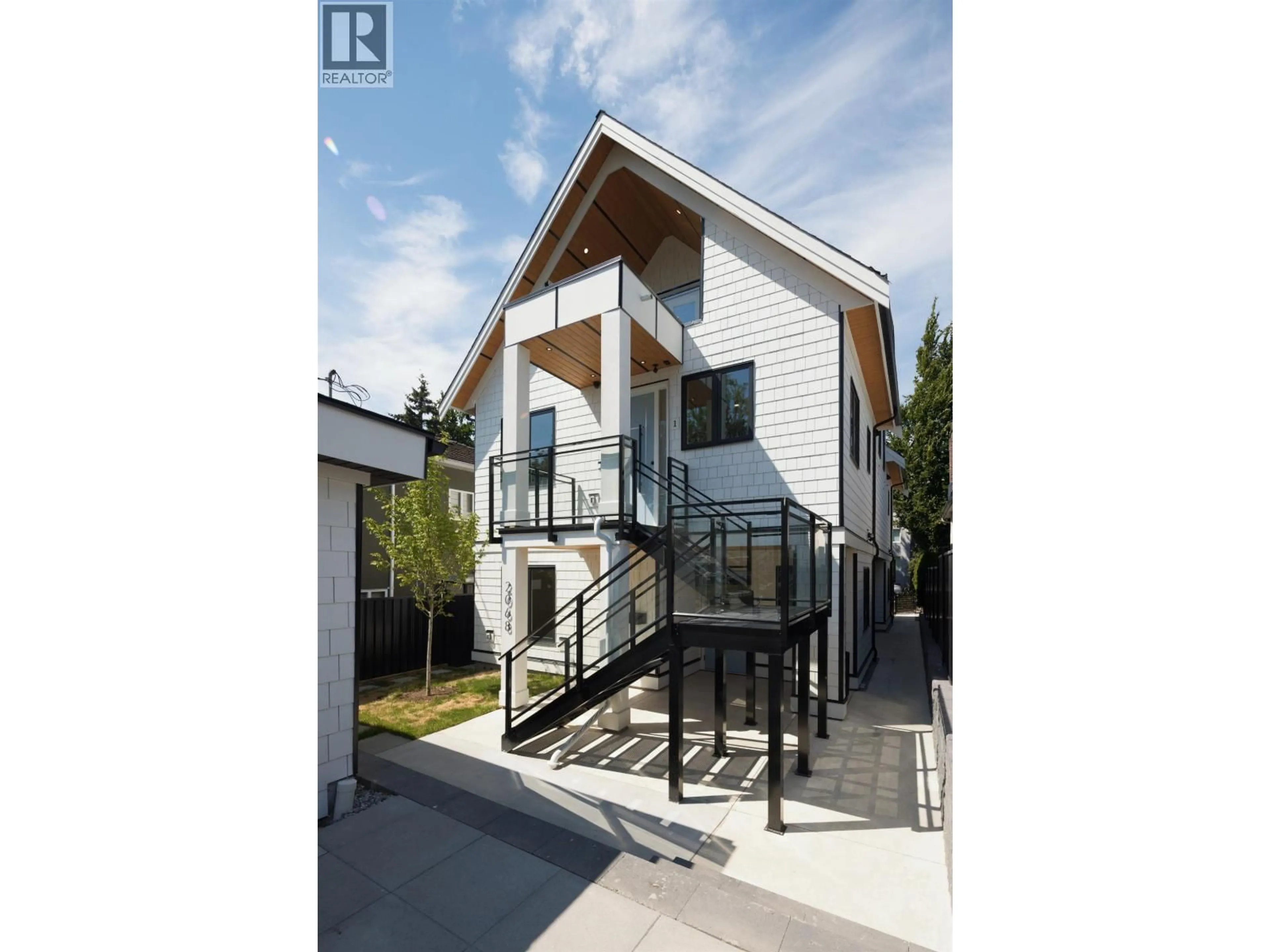 Unknown for 2068 1ST AVENUE, Vancouver British Columbia V5N1B5