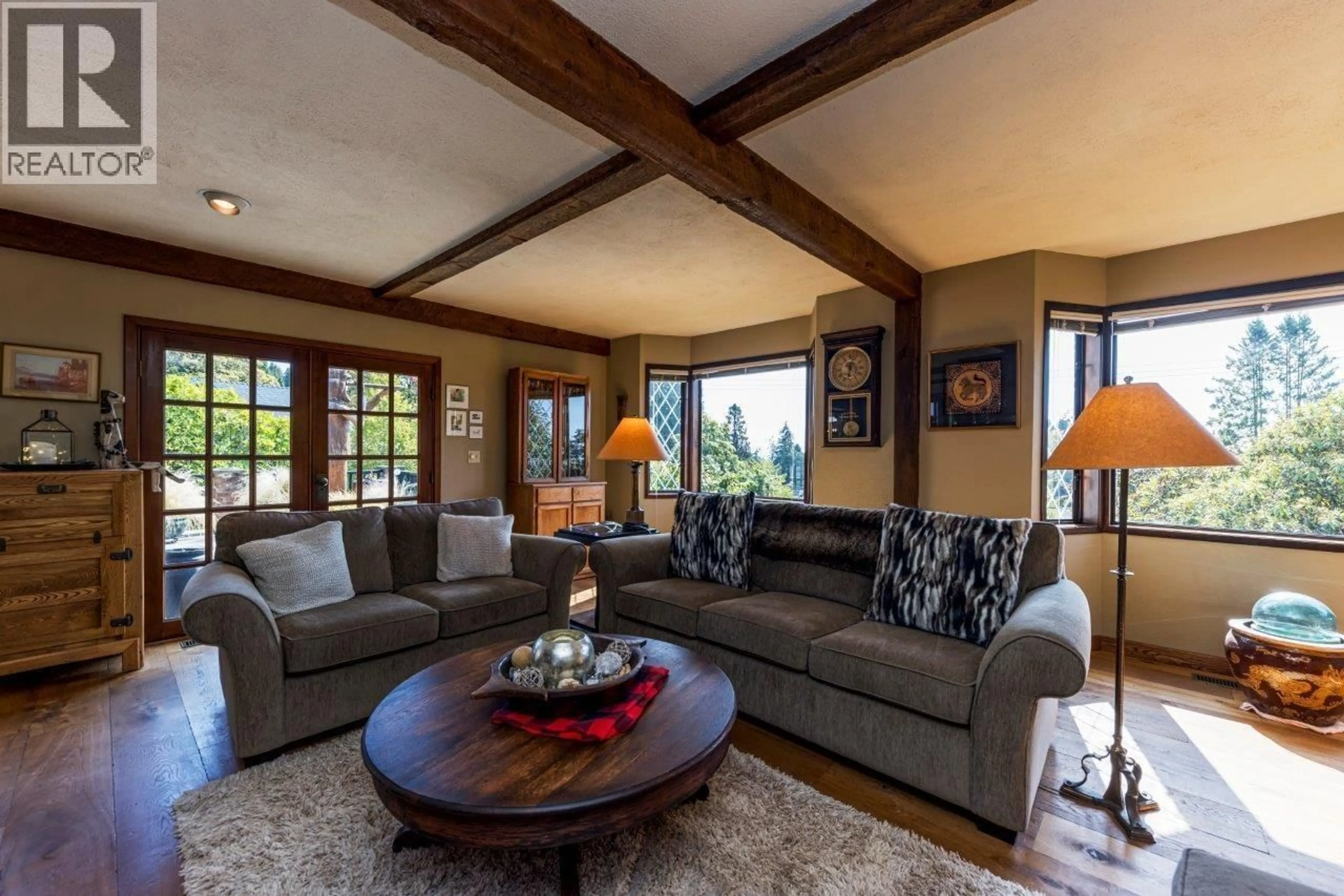 Living room with furniture, unknown for 350 WINDSOR ROAD, North Vancouver British Columbia V7N1K1