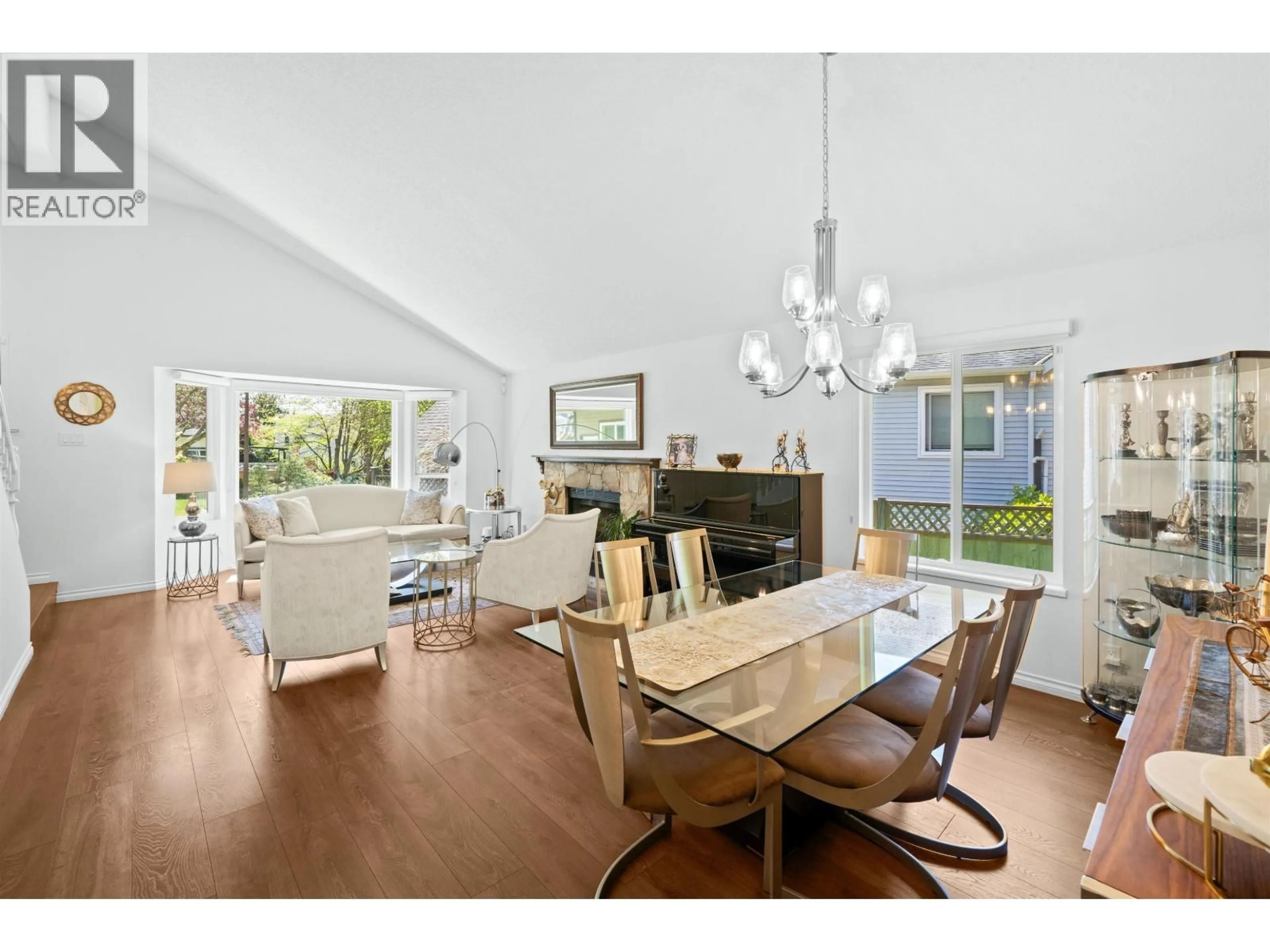 Dining room, wood/laminate floor for 3336 MANNING CRESCENT, North Vancouver British Columbia V7H2R6