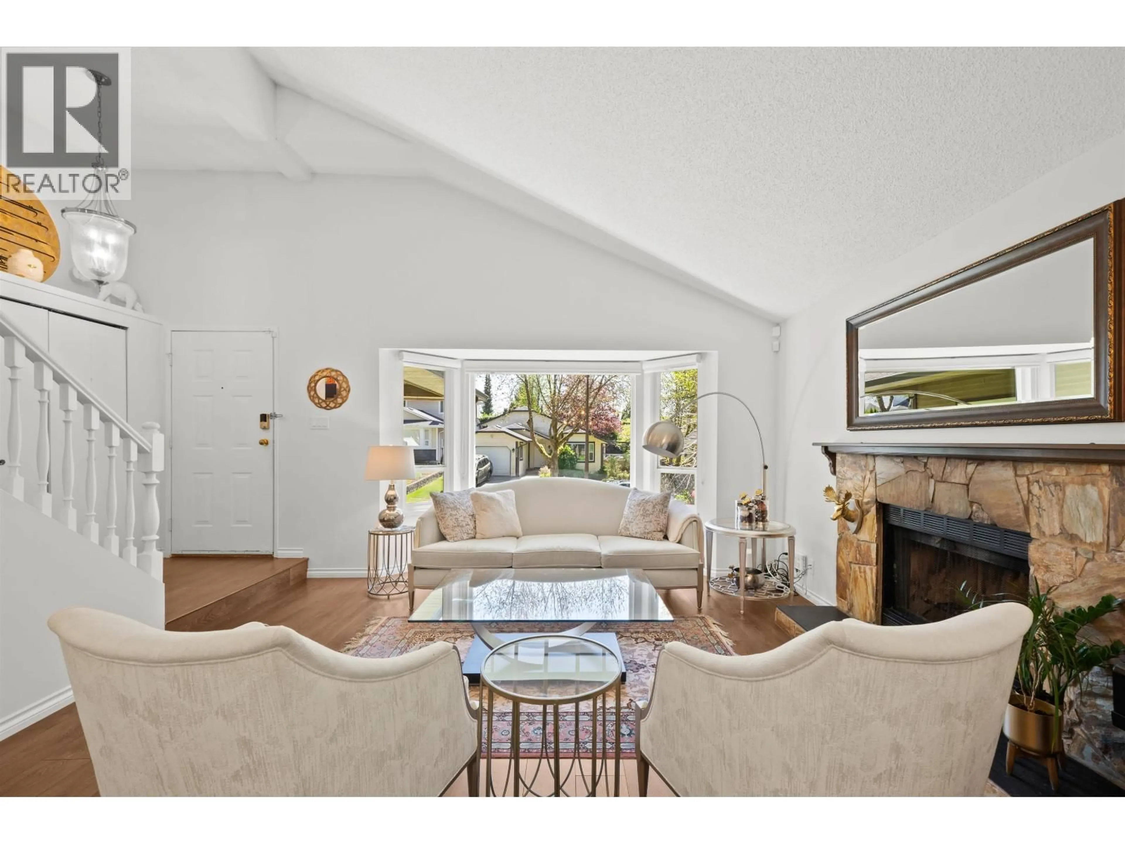 Living room with furniture, unknown for 3336 MANNING CRESCENT, North Vancouver British Columbia V7H2R6