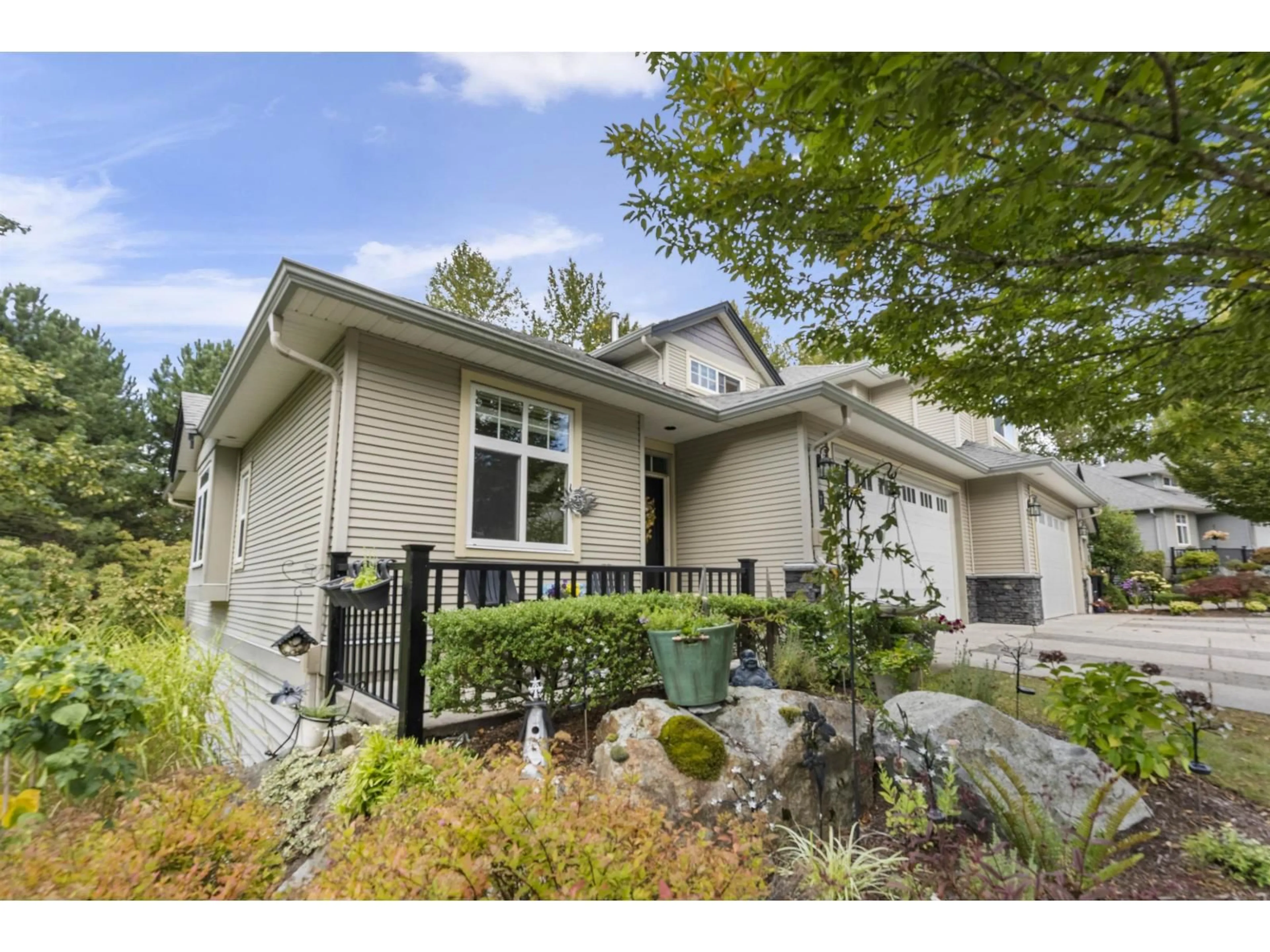 Home with vinyl exterior material, street for 7 - 36260 MCKEE ROAD, Abbotsford British Columbia V3G0A9