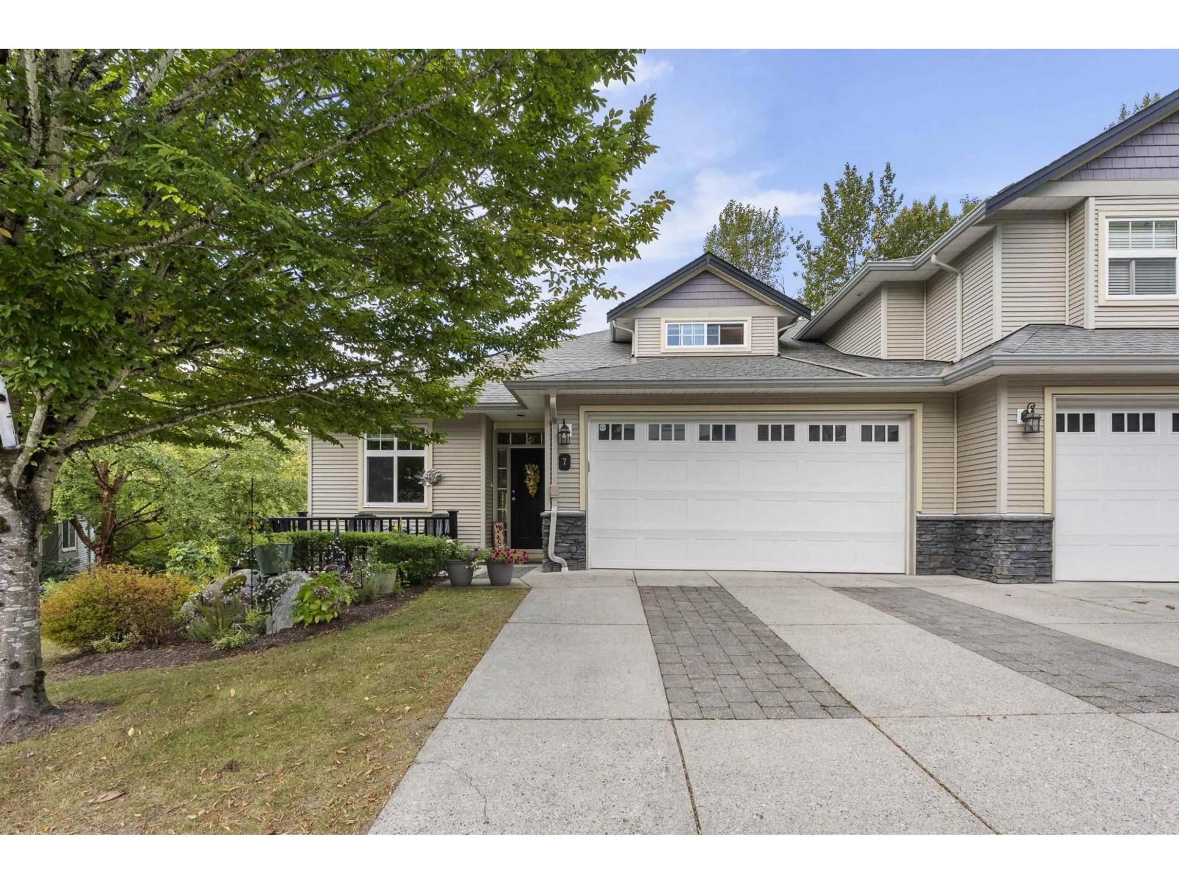 Home with vinyl exterior material, street for 7 - 36260 MCKEE ROAD, Abbotsford British Columbia V3G0A9