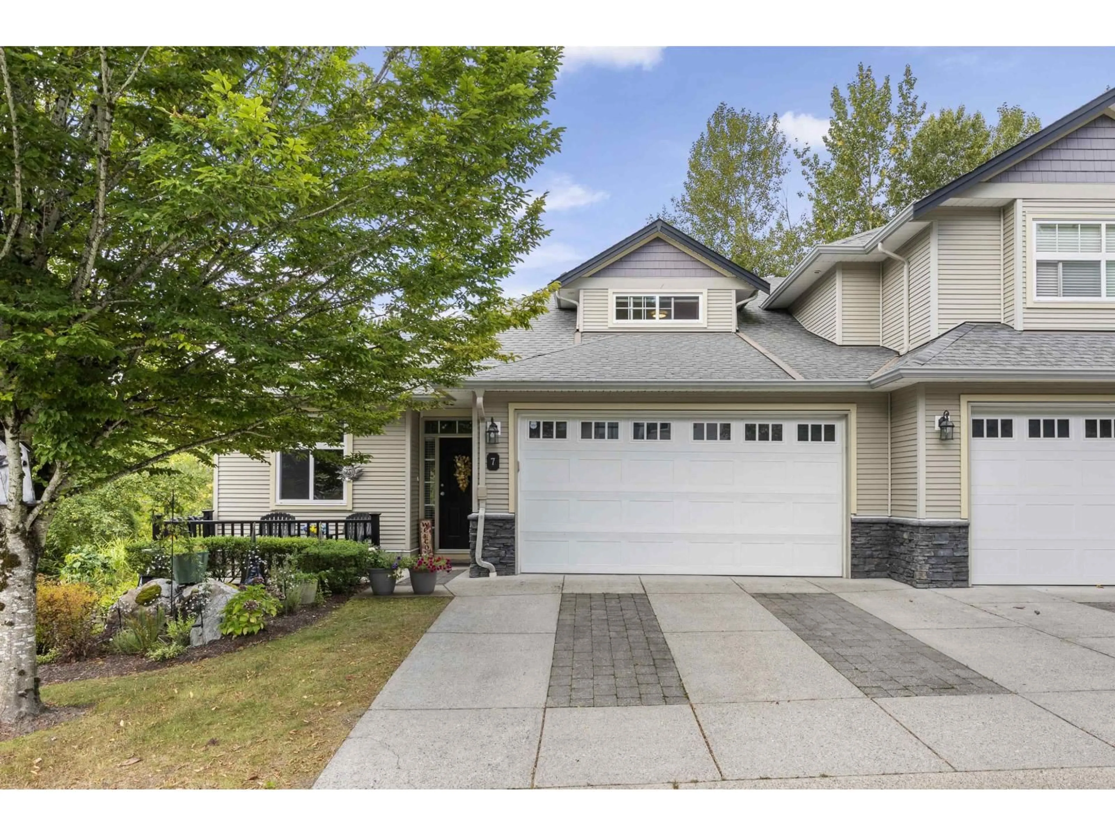 Home with vinyl exterior material, street for 7 - 36260 MCKEE ROAD, Abbotsford British Columbia V3G0A9