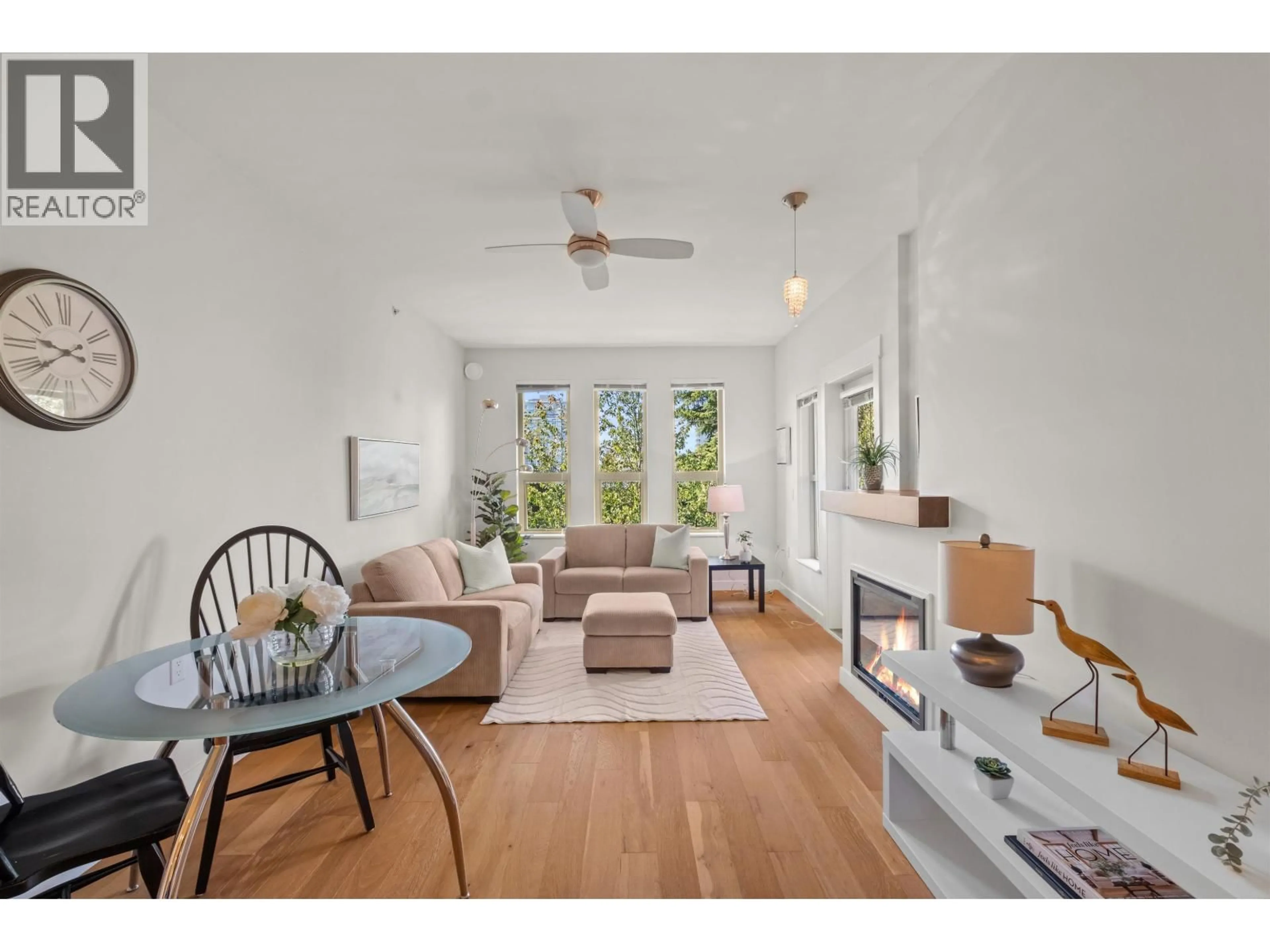 Living room with furniture, unknown for 307 - 1468 ST. ANDREWS AVENUE, North Vancouver British Columbia V7L0A8