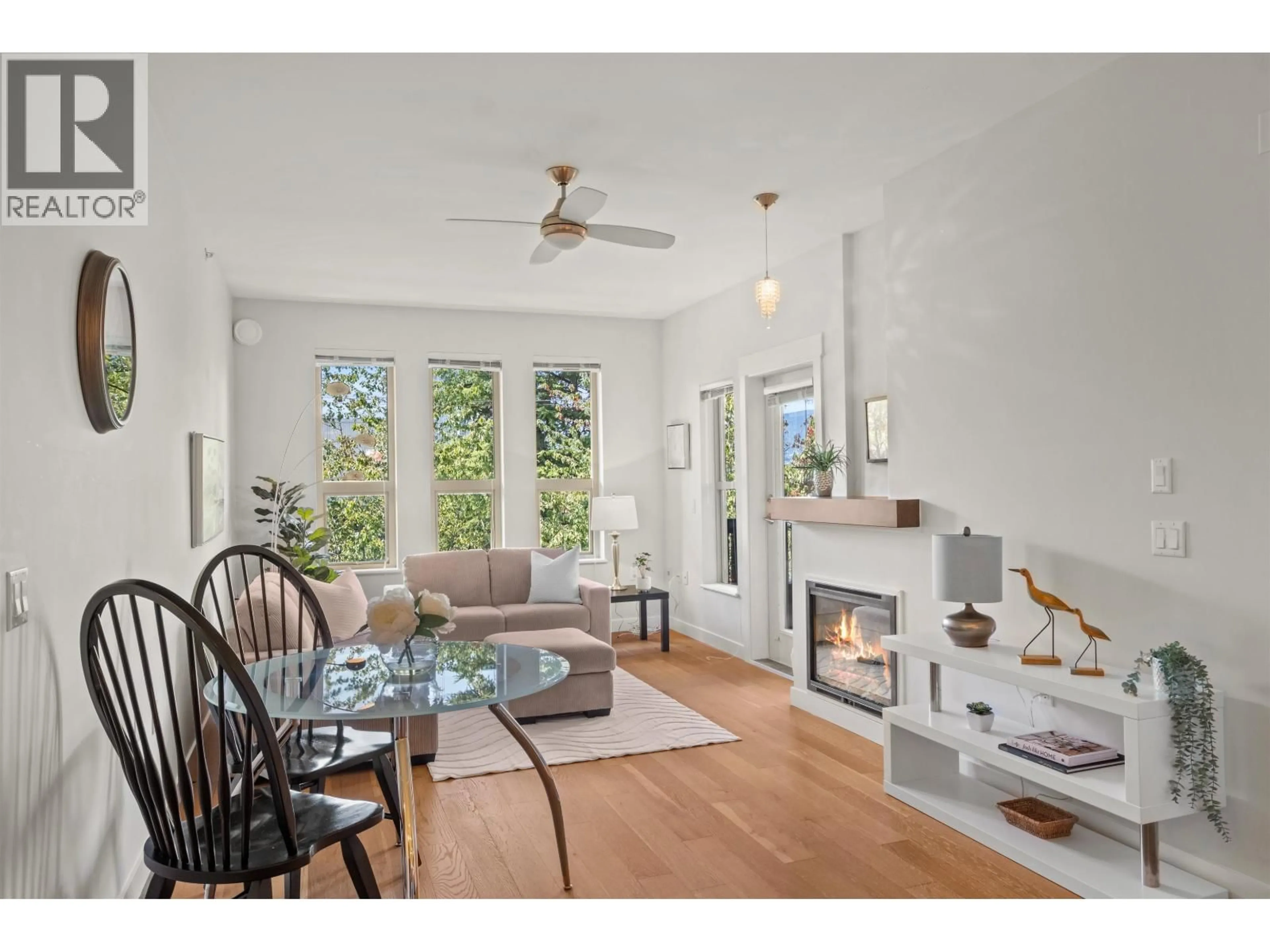 Living room with furniture, unknown for 307 - 1468 ST. ANDREWS AVENUE, North Vancouver British Columbia V7L0A8