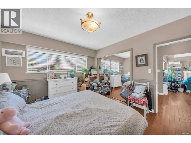 959 CAITHNESS CRESCENT, Port Moody 2