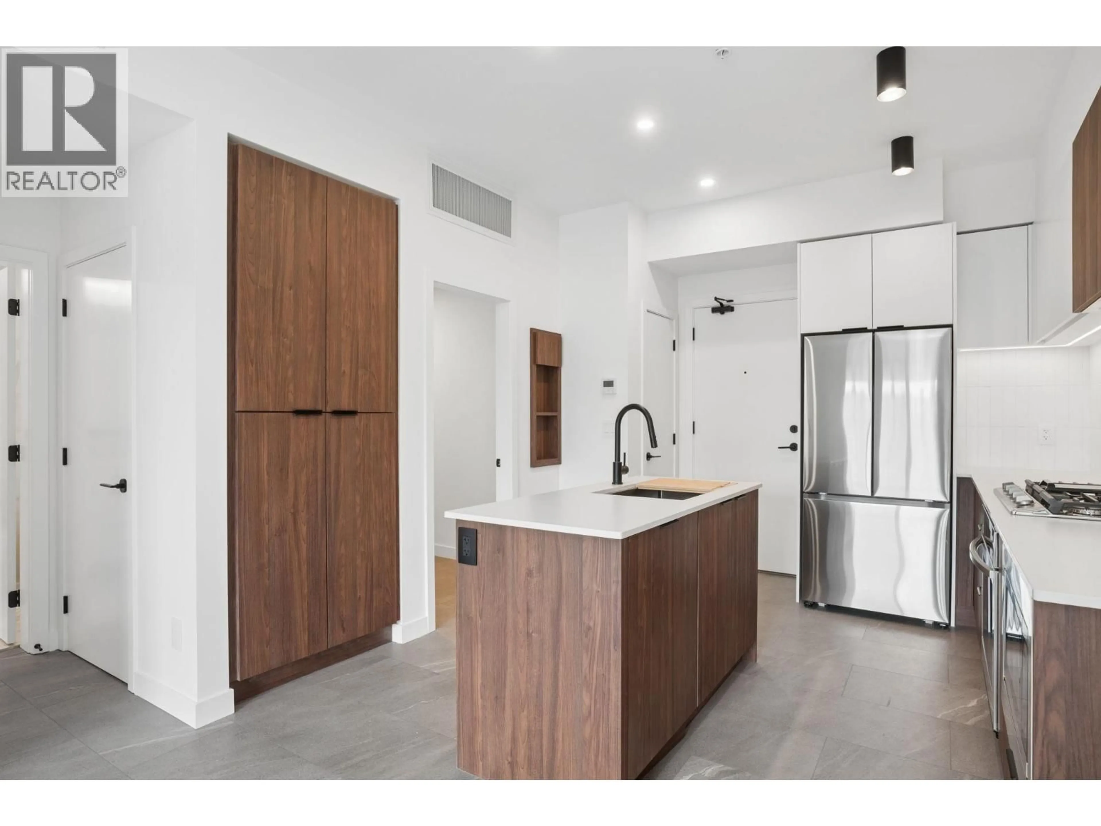 Open concept kitchen, unknown for 612 - 623 KEMSLEY AVENUE, Coquitlam British Columbia V3J0L8
