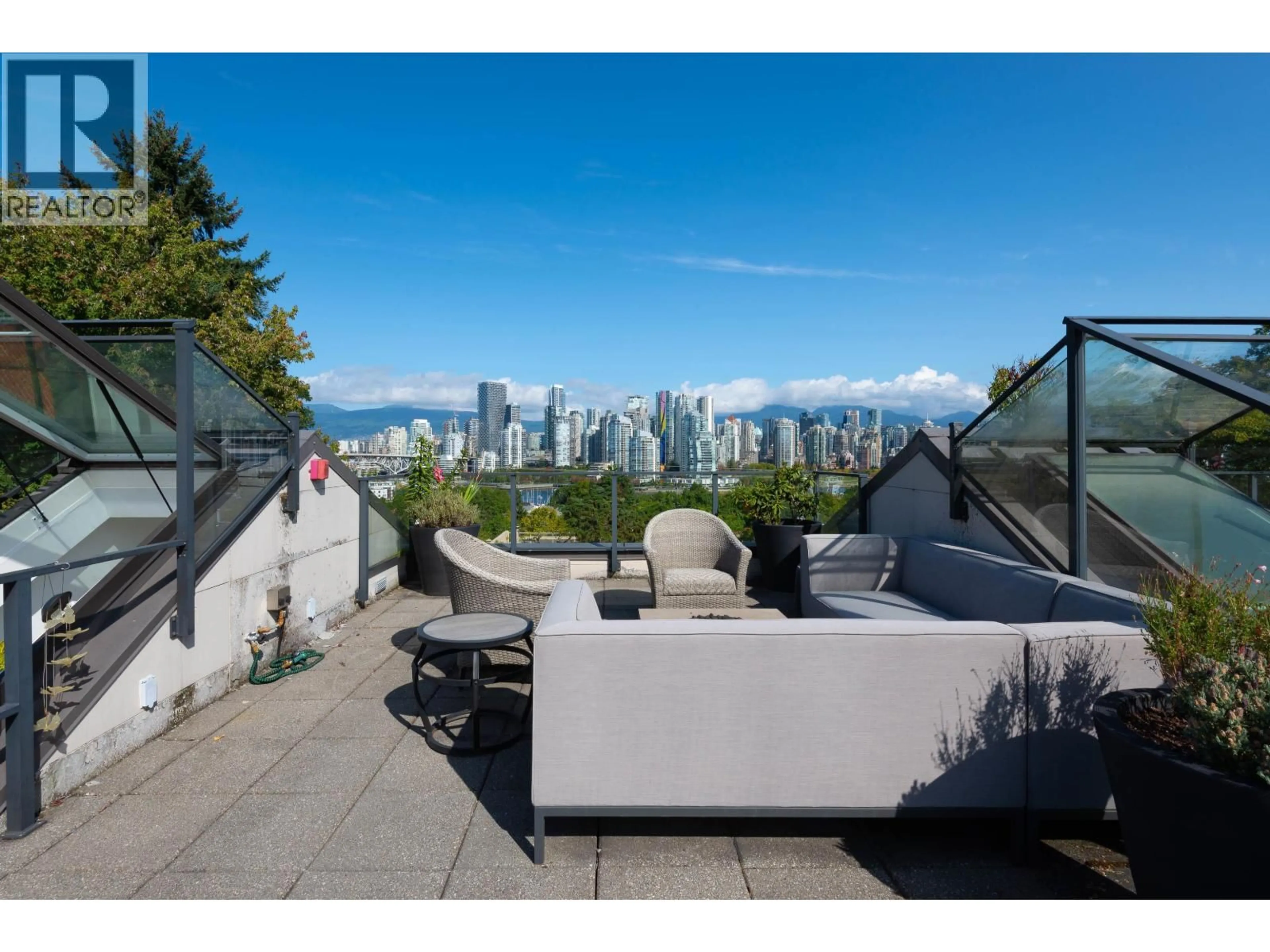 Patio, city buildings view from balcony for 1088 7TH AVENUE, Vancouver British Columbia V6H0B5