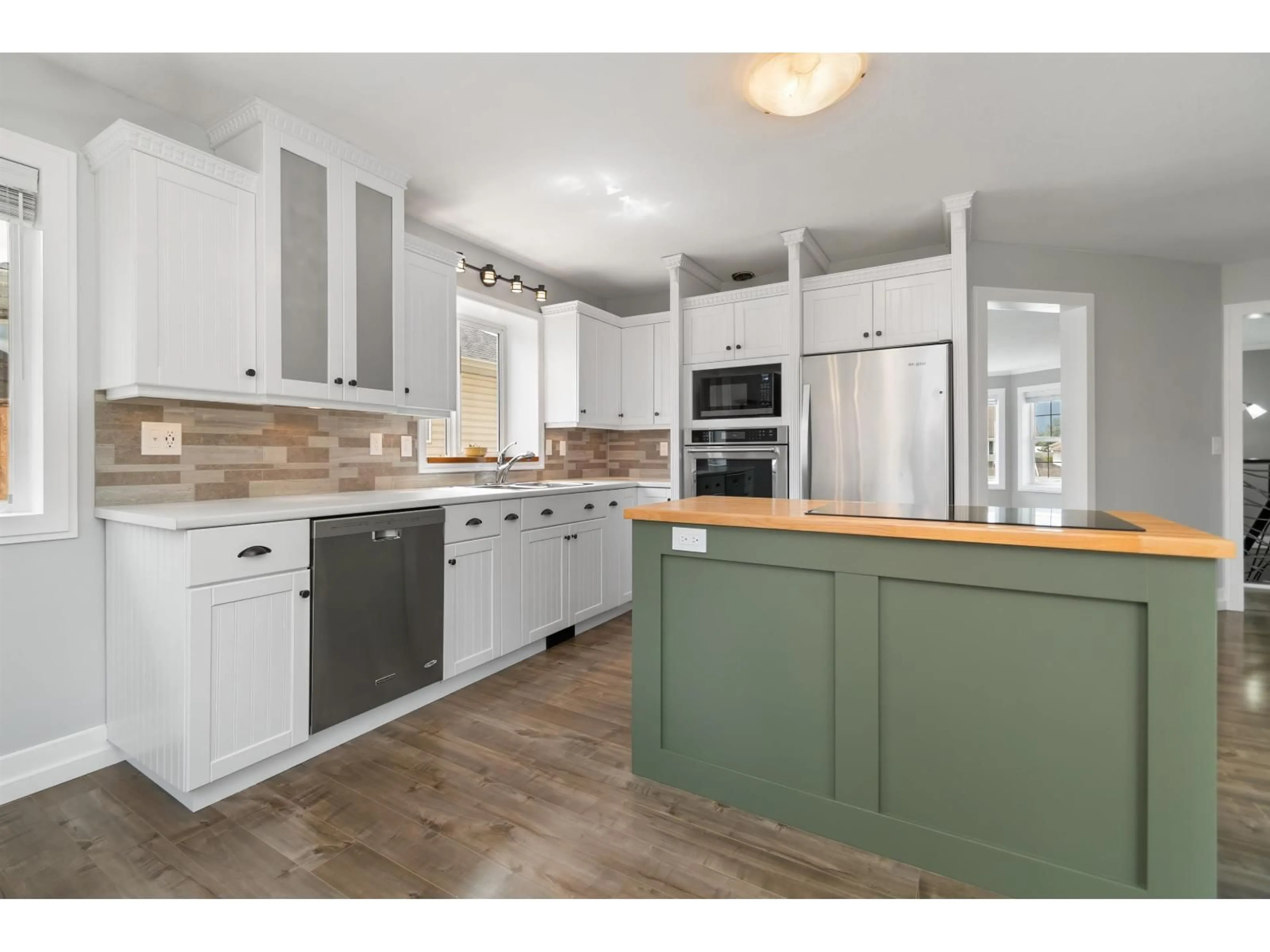 Open concept kitchen, unknown for 5730 KATHLEEN DRIVE, Chilliwack British Columbia V2R3Y8