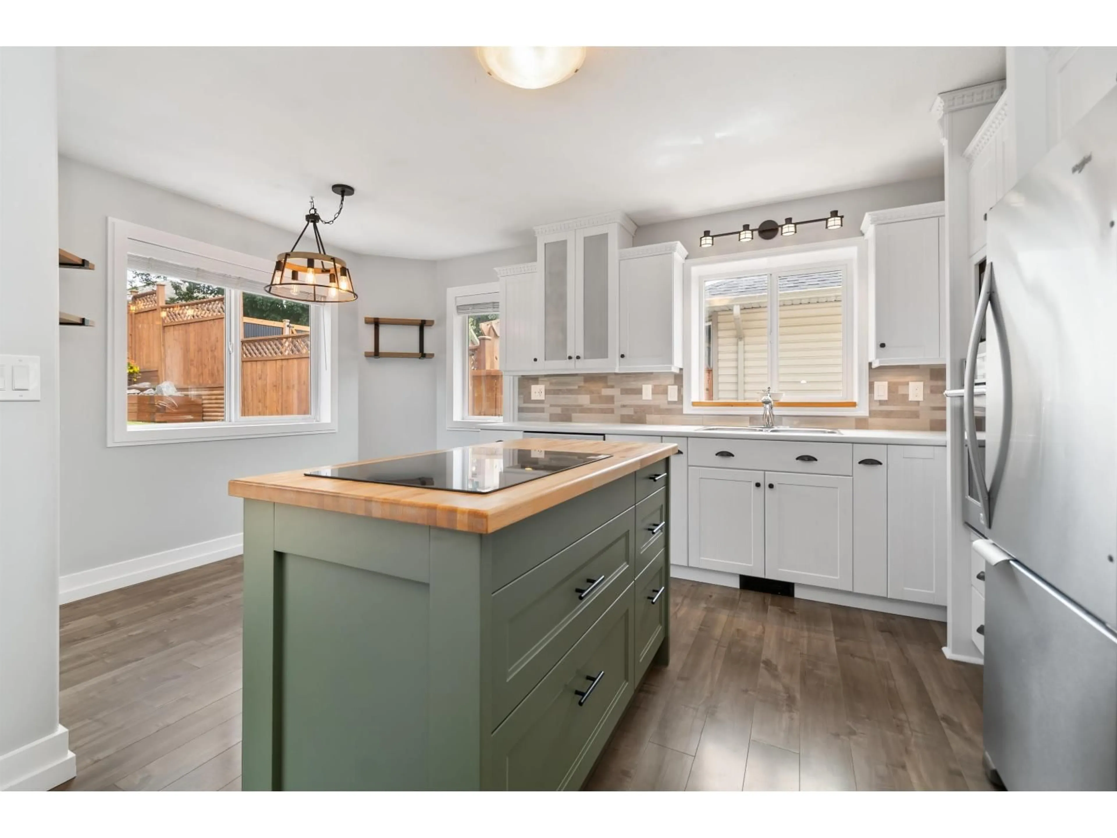 Open concept kitchen, unknown for 5730 KATHLEEN DRIVE, Chilliwack British Columbia V2R3Y8