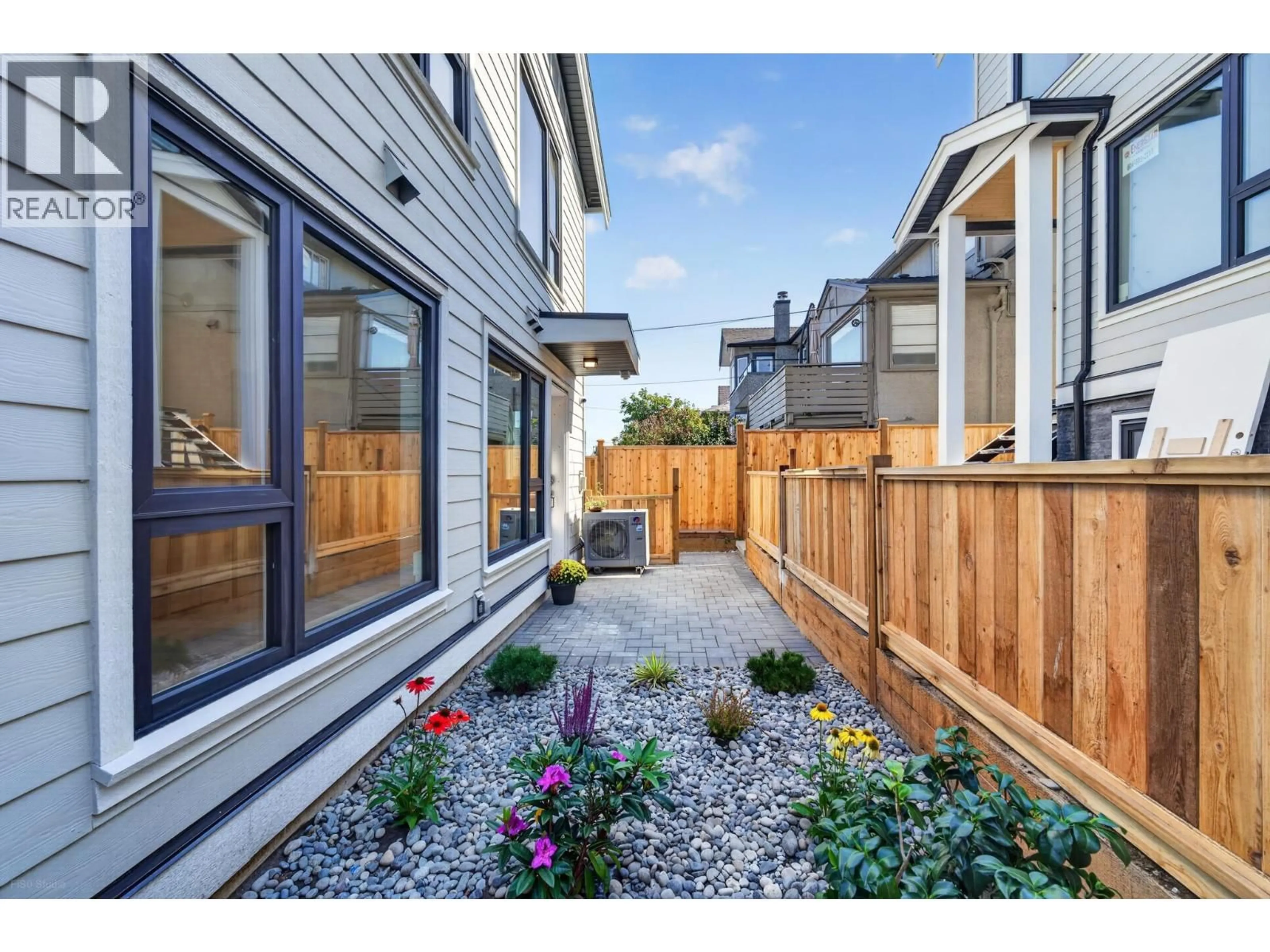 Unknown for 3 - 1325 37TH AVENUE, Vancouver British Columbia V5W1G6
