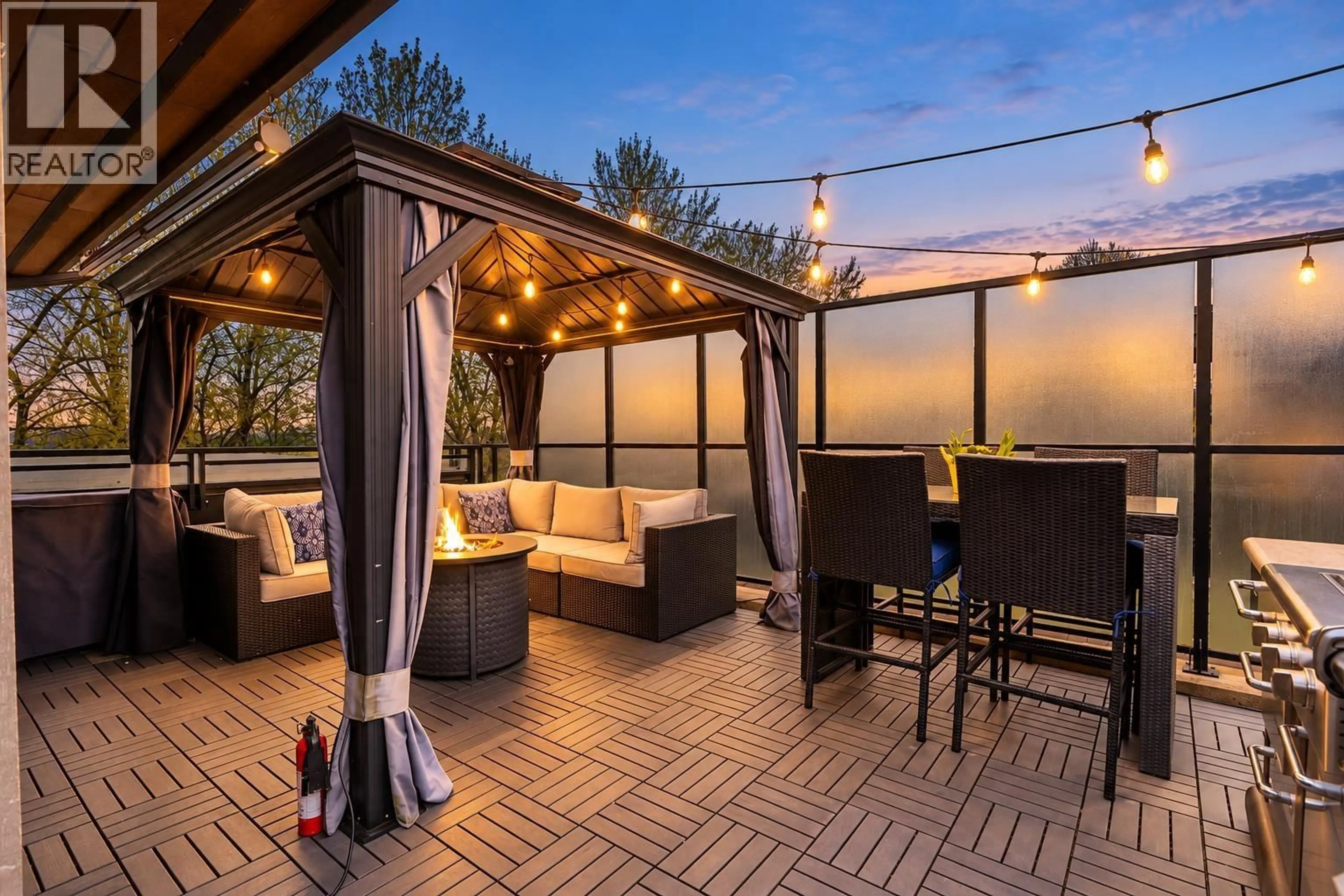 Patio, water/lake/river/ocean view for 606 - 733 3RD STREET, North Vancouver British Columbia V7M0C8
