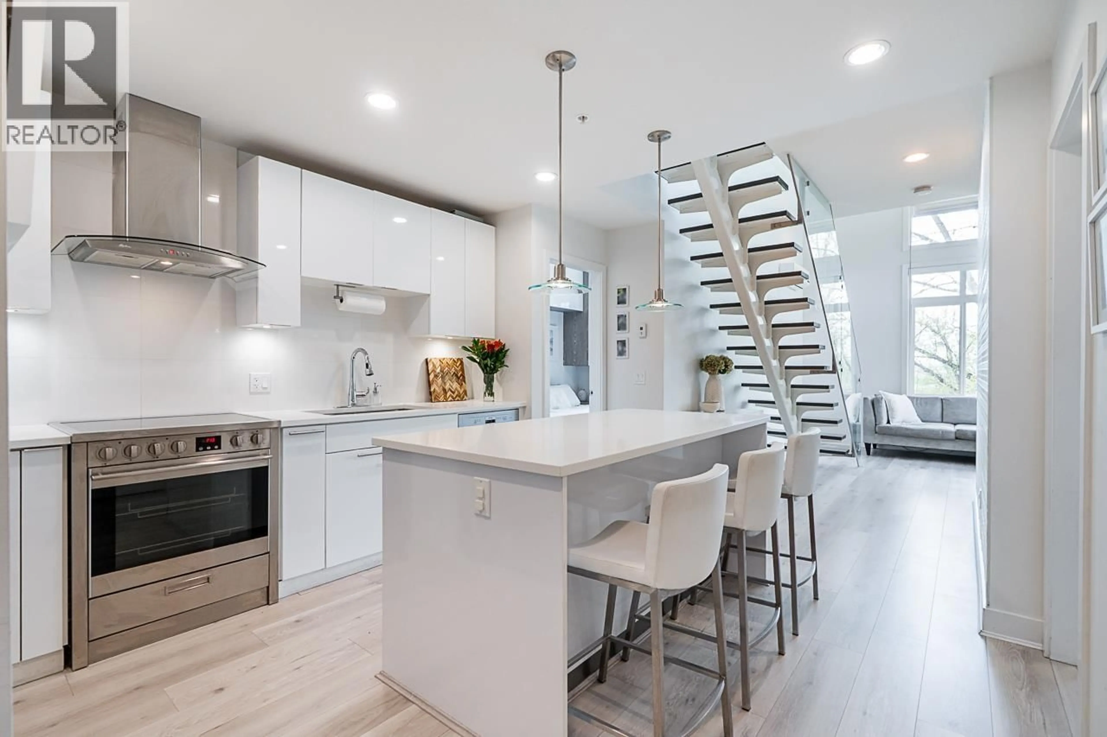 Open concept kitchen, unknown for 606 - 733 3RD STREET, North Vancouver British Columbia V7M0C8