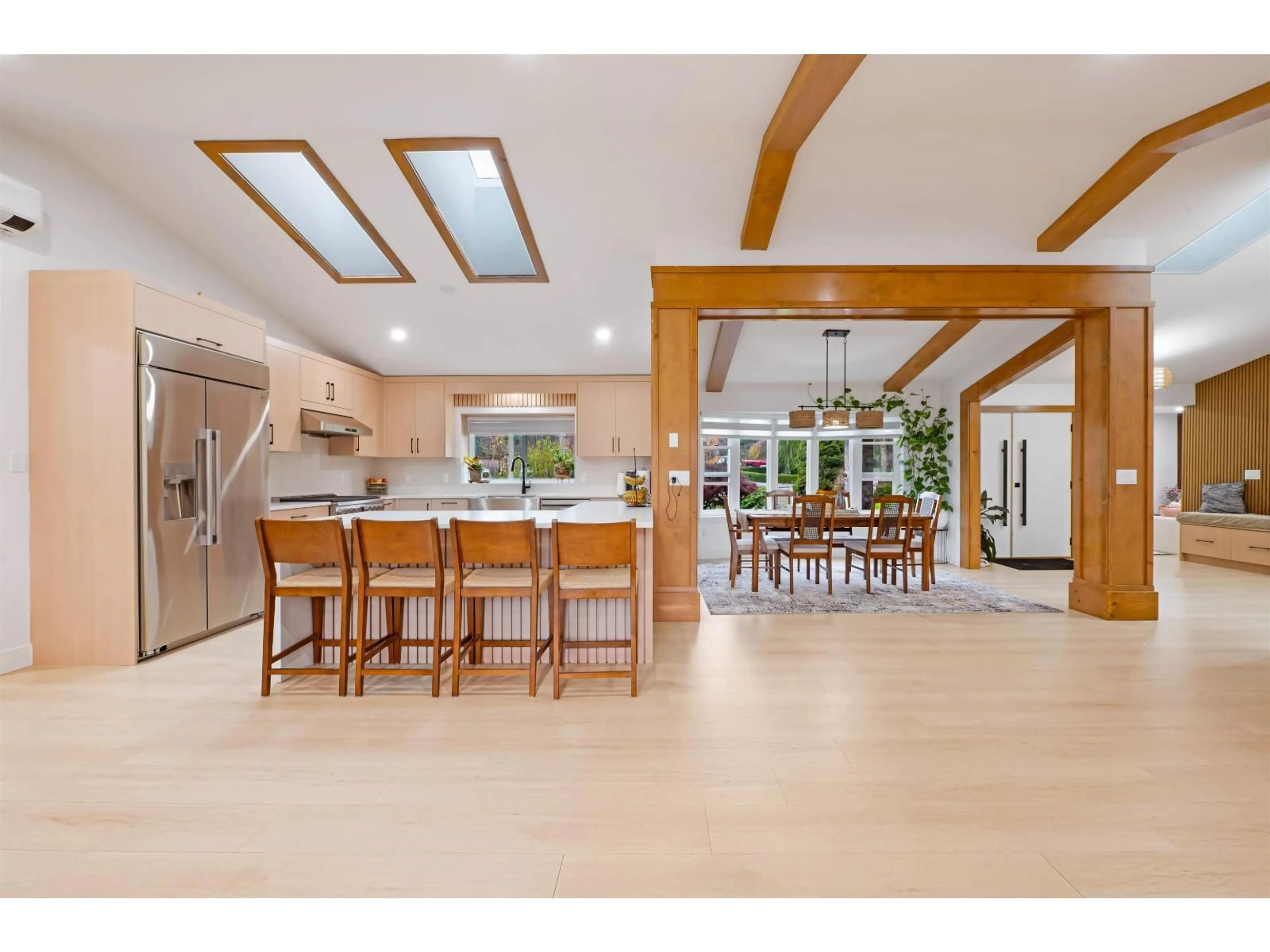 Open concept kitchen, ceramic/tile floor for 15435 KILLARNEY PLACE, Surrey British Columbia V3S7G9