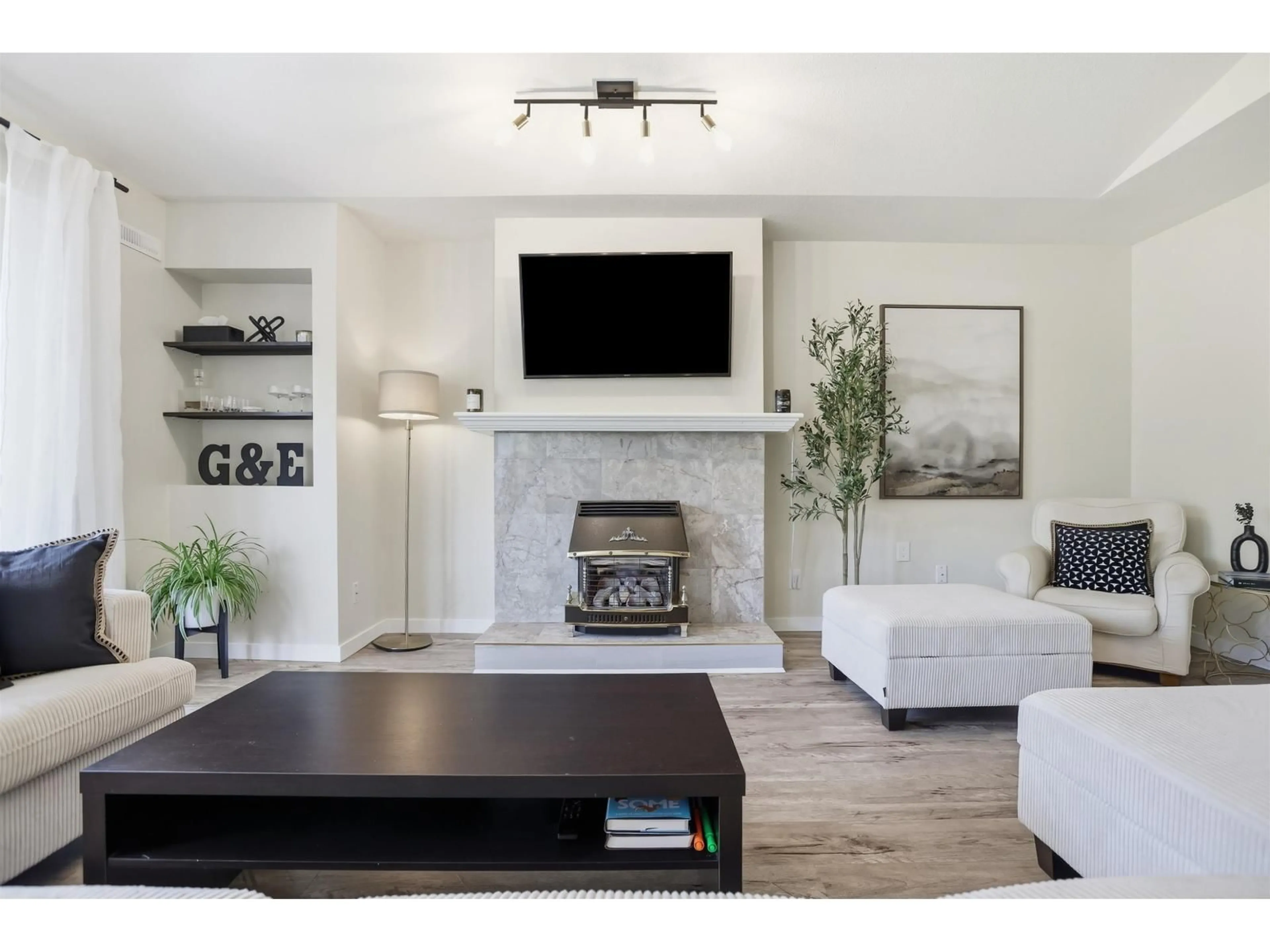 Living room with furniture, unknown for 304 - 6440 197 STREET, Langley British Columbia V2Y1H9