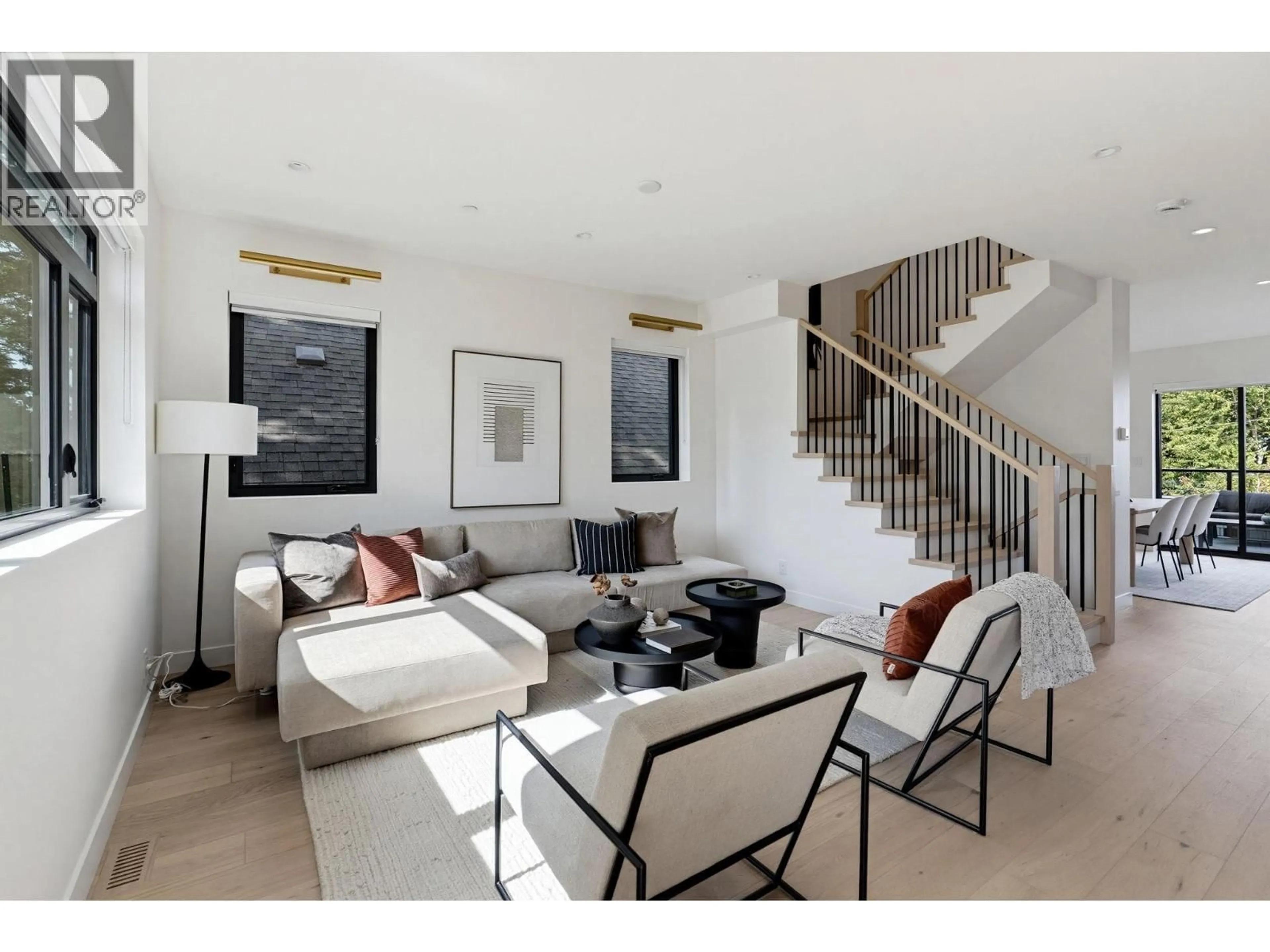 Living room with furniture, unknown for 635 22ND AVENUE, Vancouver British Columbia V5V1V3