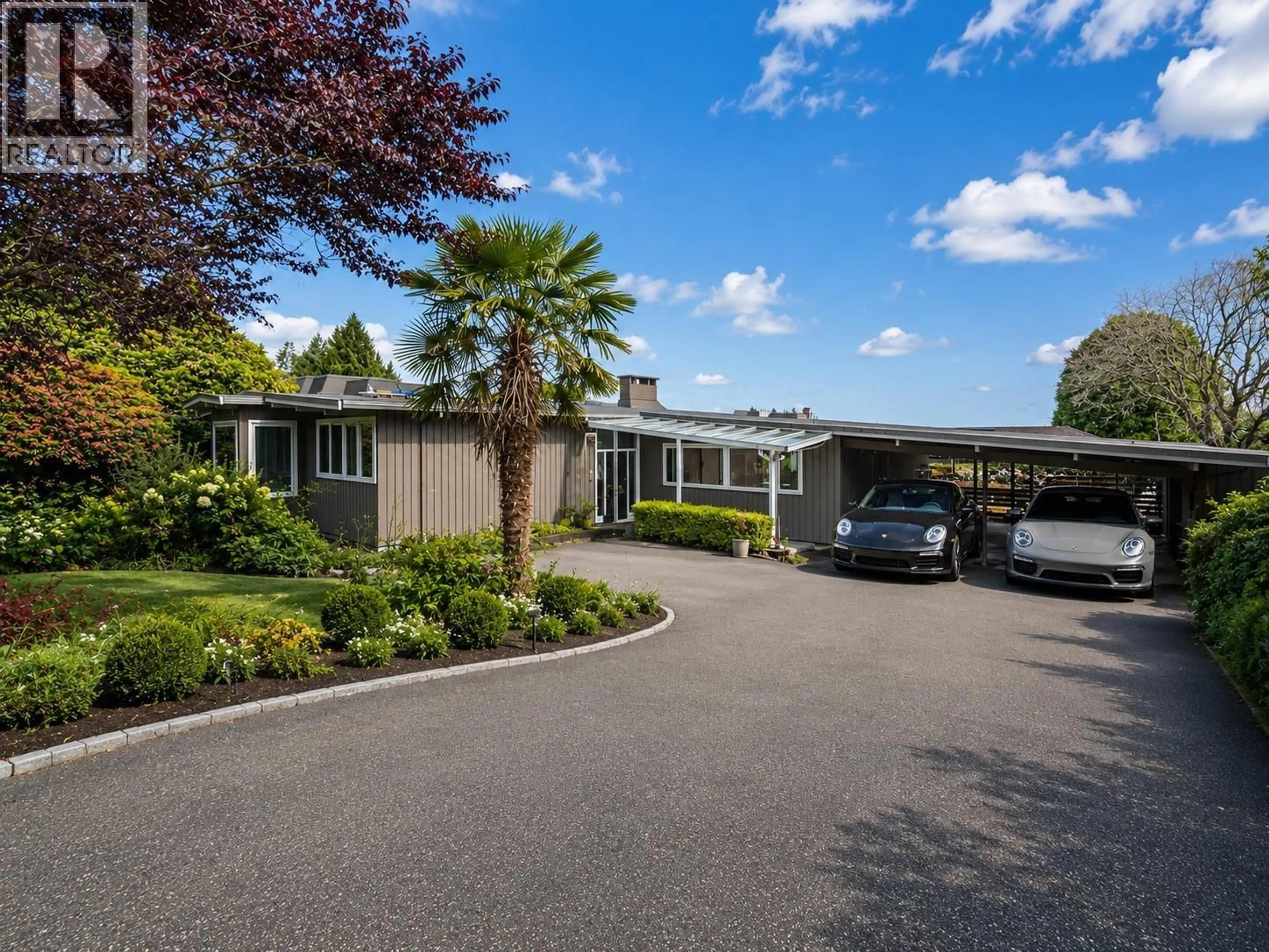 A pic from outside/outdoor area/front of a property/back of a property/a pic from drone, street for 1066 PALMERSTON AVENUE, West Vancouver British Columbia V7S2J3