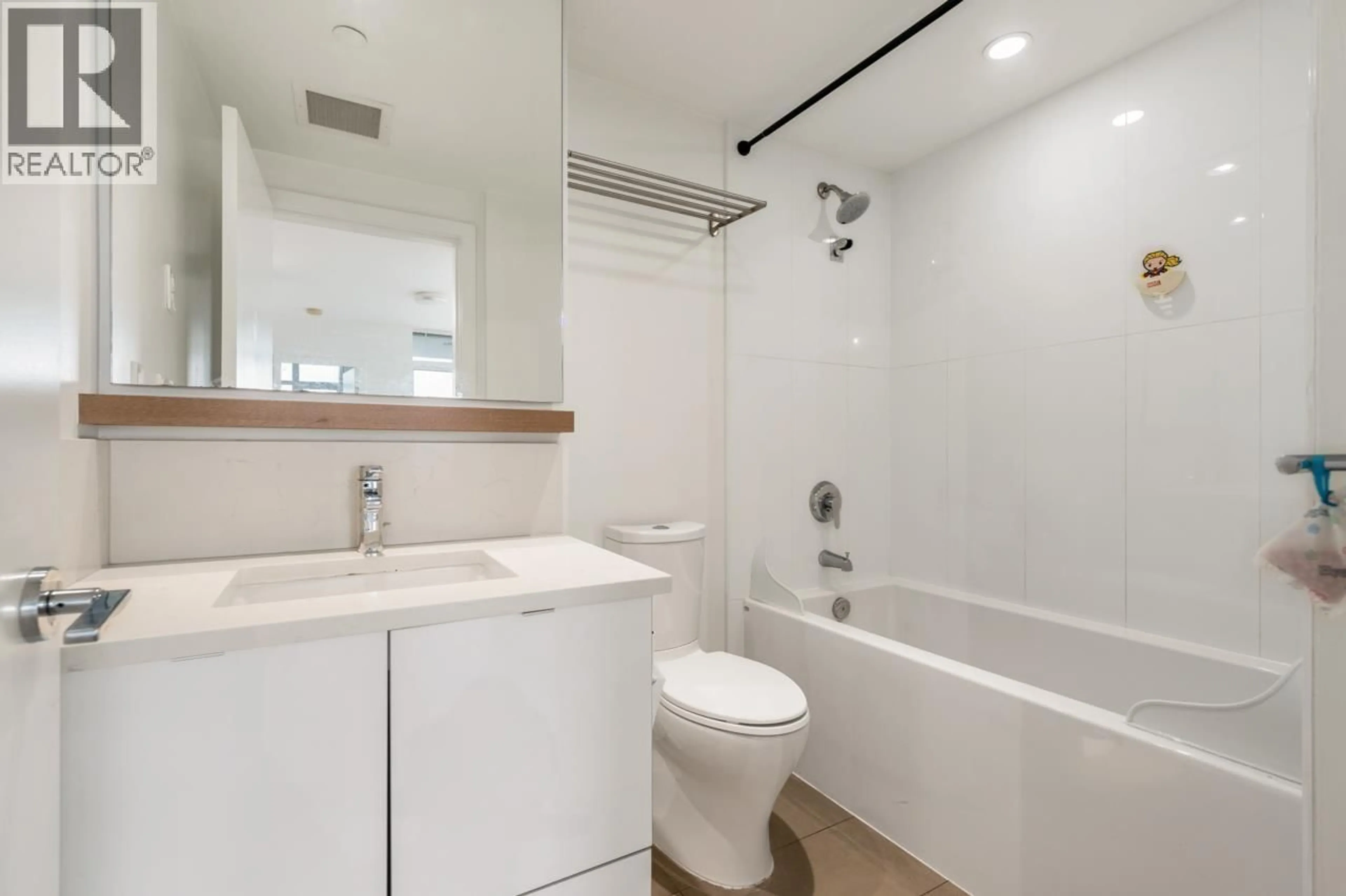 Standard bathroom, unknown for 907 - 200 NELSON'S CRESCENT, New Westminster British Columbia V3L0H4