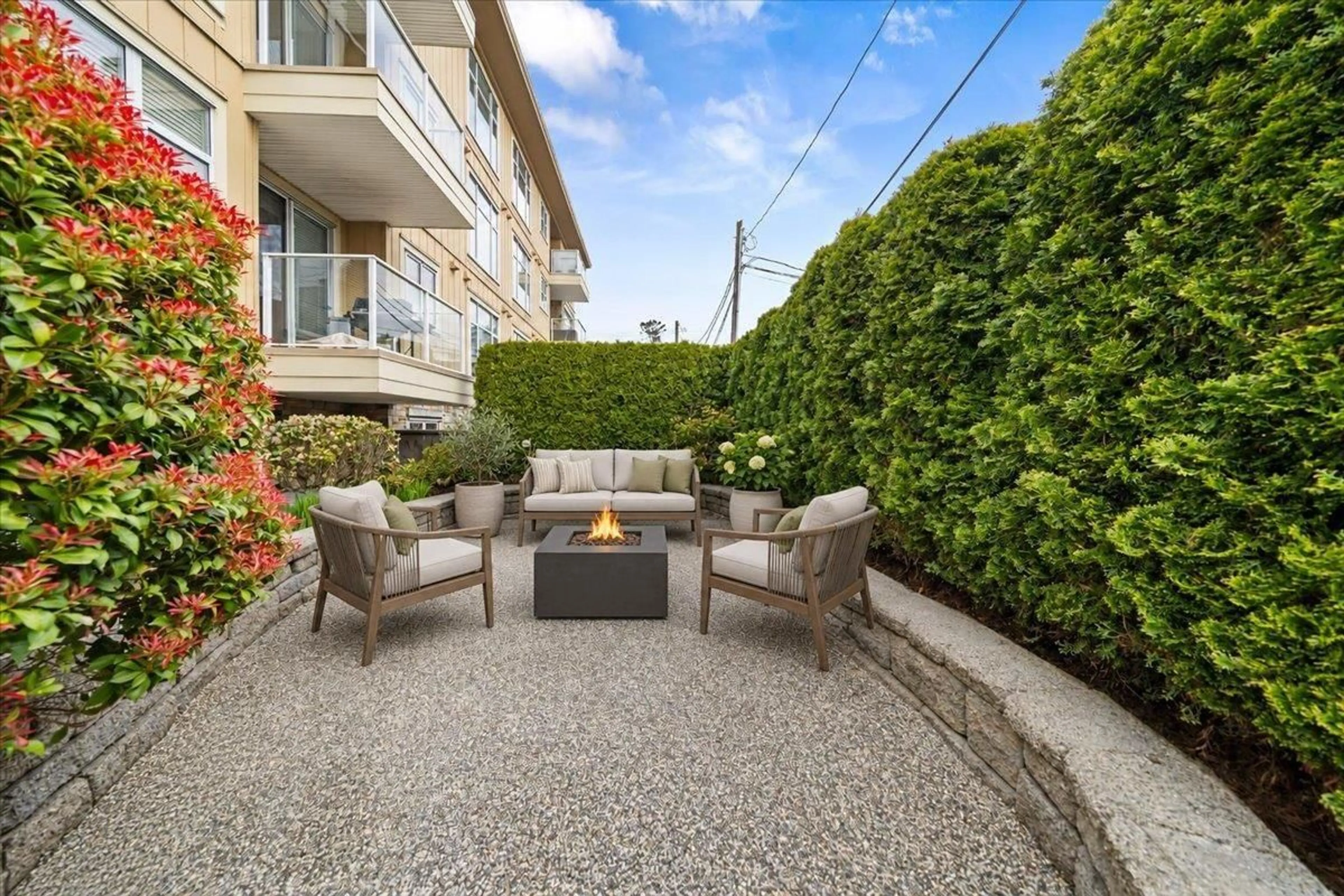 Patio, street for 102 - 15164 PROSPECT AVENUE, White Rock British Columbia V4B3B9