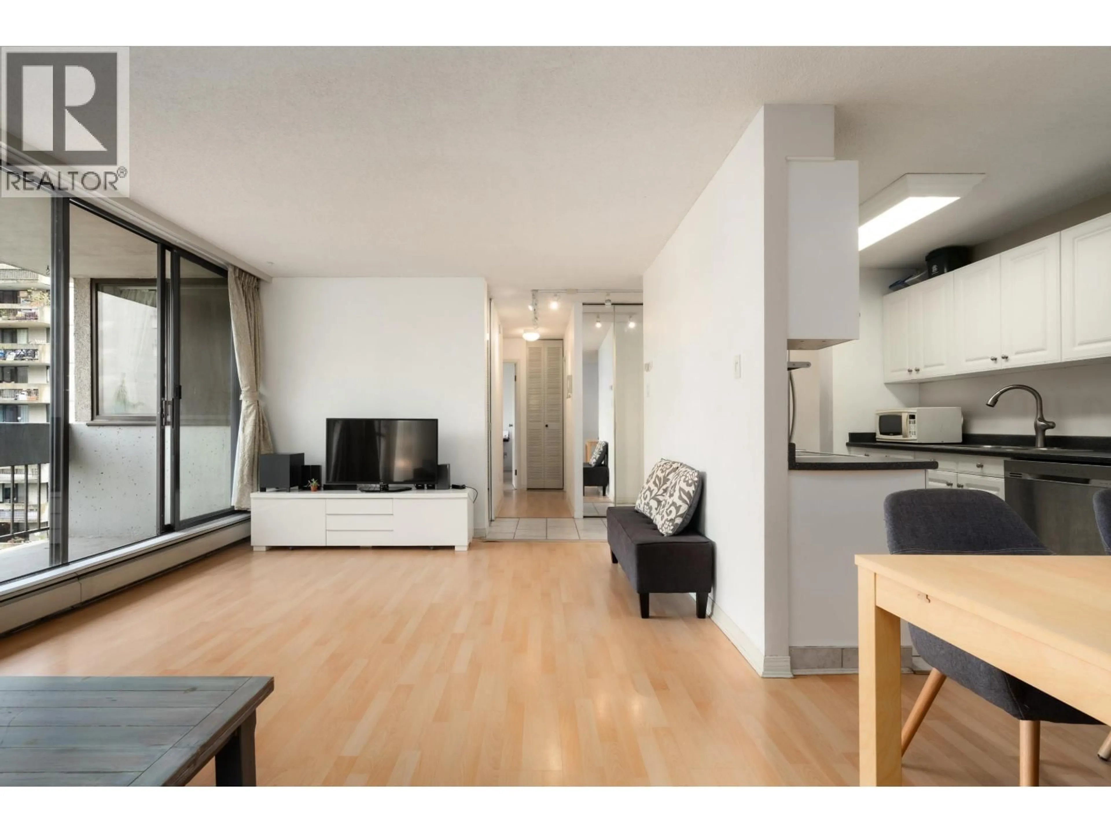 A pic of a room for 704 - 6689 WILLINGDON AVENUE, Burnaby British Columbia V5H3Y8