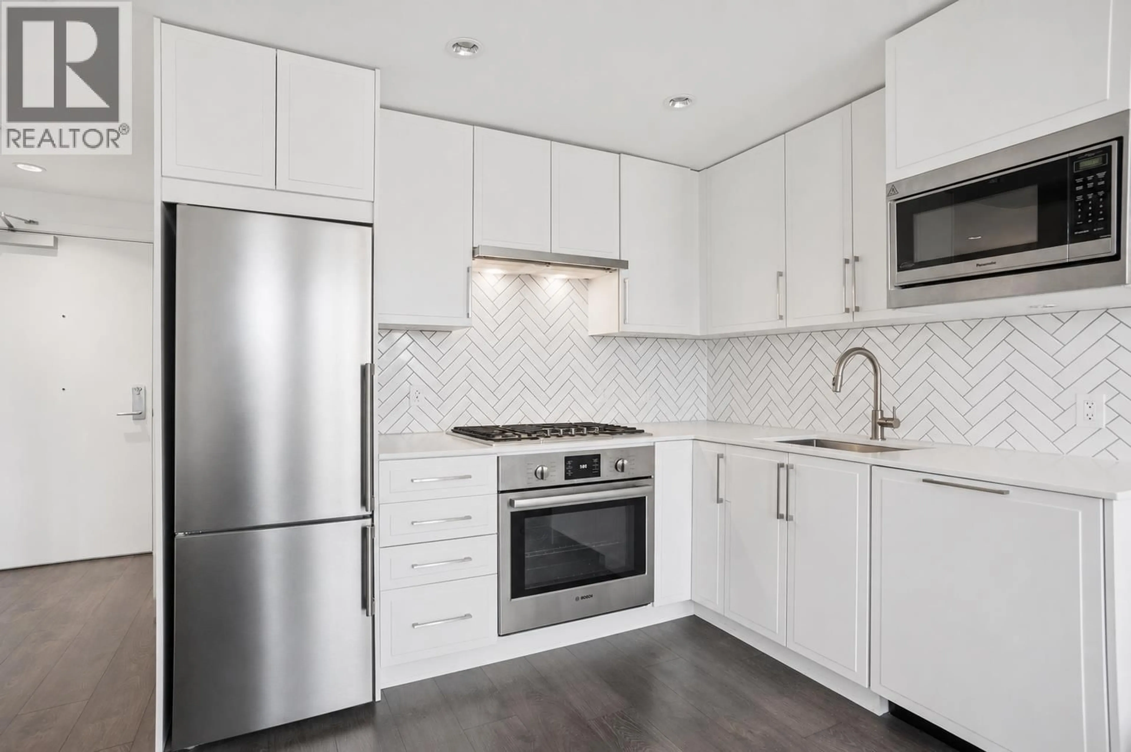 Standard kitchen, unknown for 507 - 2435 KINGSWAY, Vancouver British Columbia V5R5G8