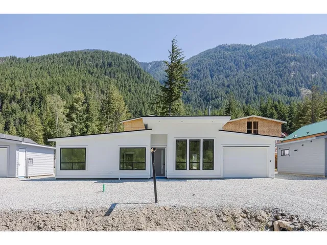 HG 187 - 71358 GROVE PLACE, Hope
