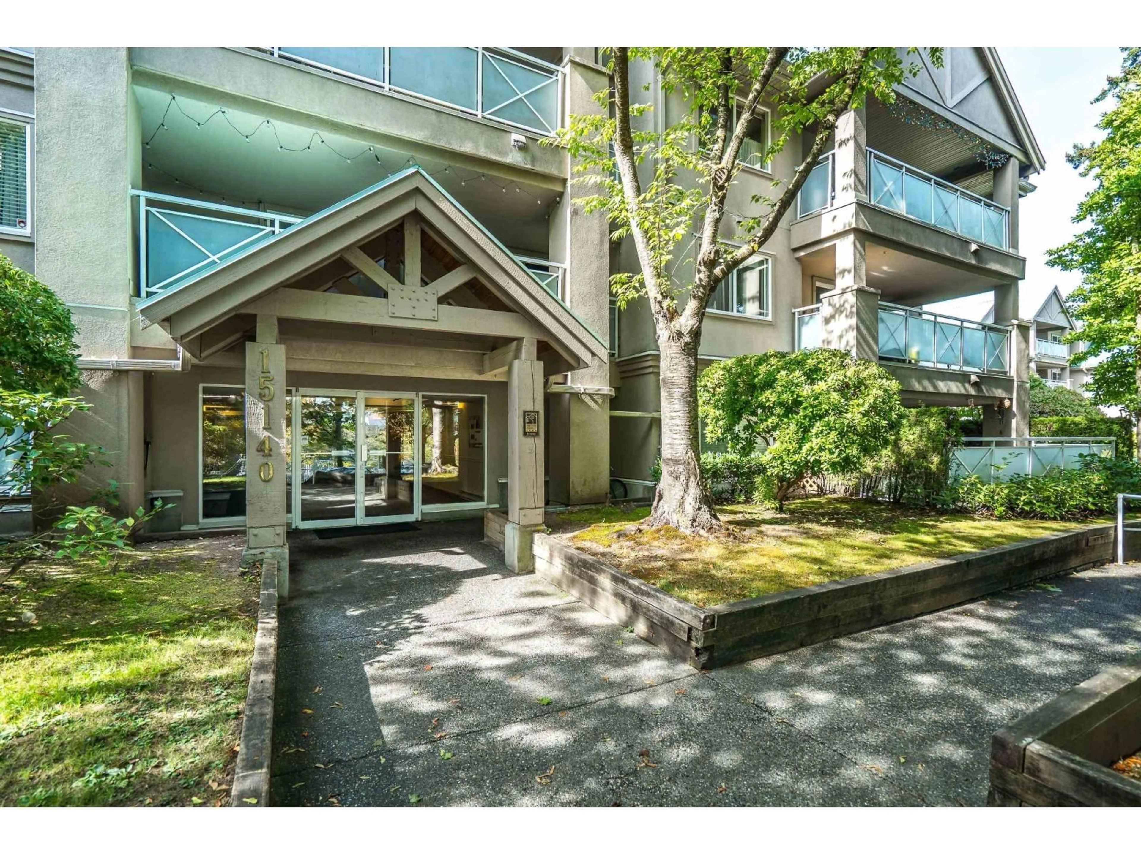 Indoor foyer for 308 - 15140 29A AVENUE, Surrey British Columbia V4P3B1