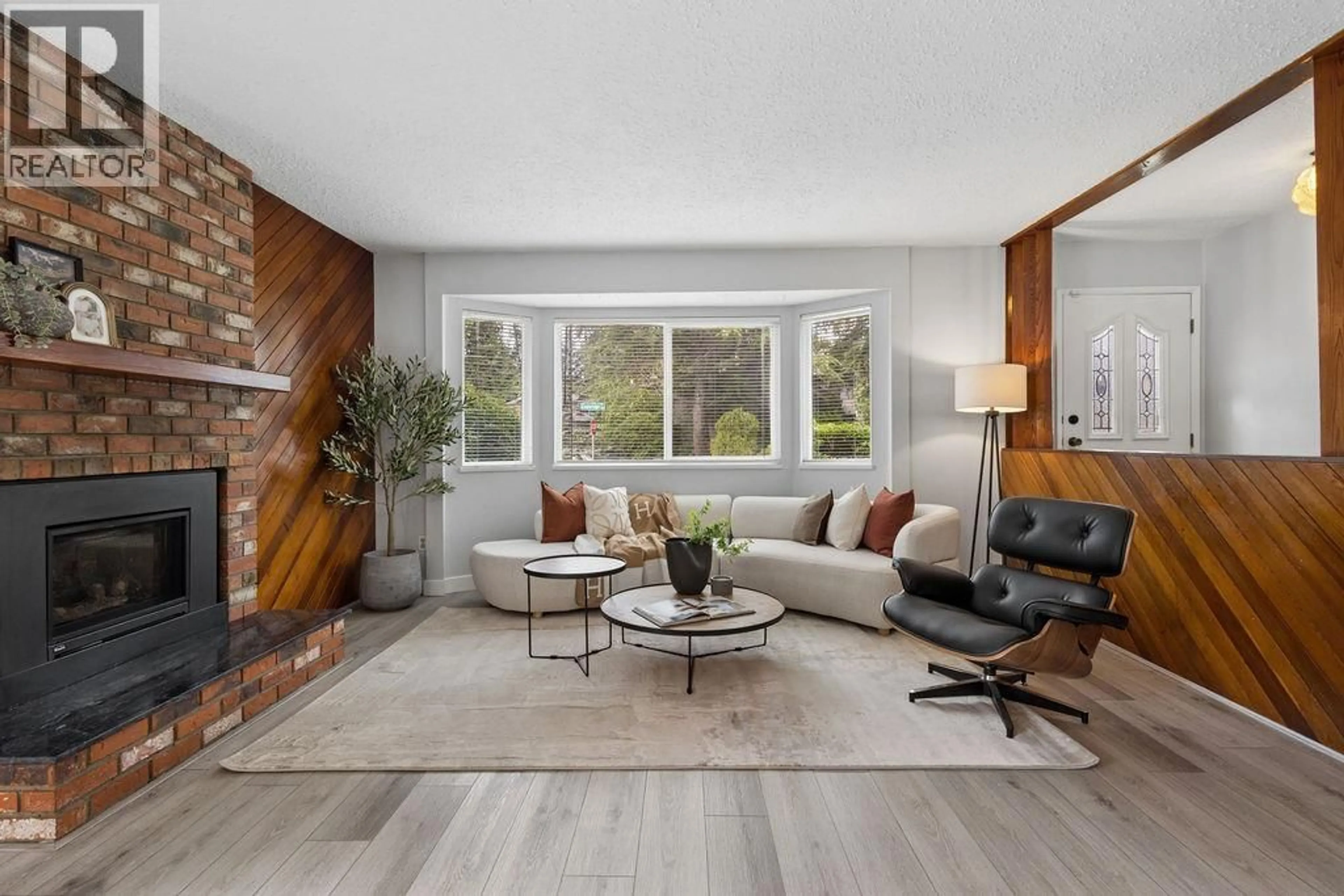 Living room with furniture, unknown for 2657 BURNSIDE PLACE, Coquitlam British Columbia V3E1A1
