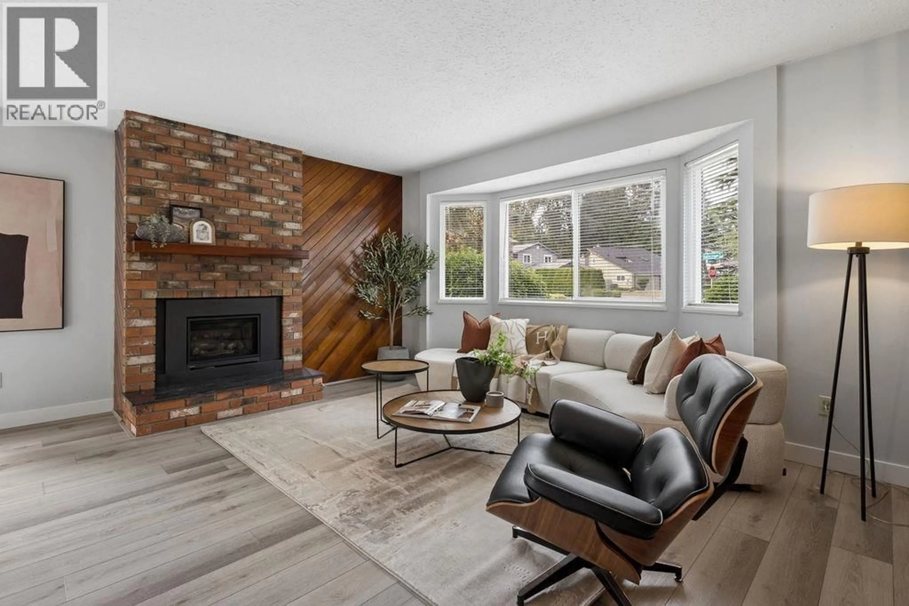 Living room with furniture, unknown for 2657 BURNSIDE PLACE, Coquitlam British Columbia V3E1A1